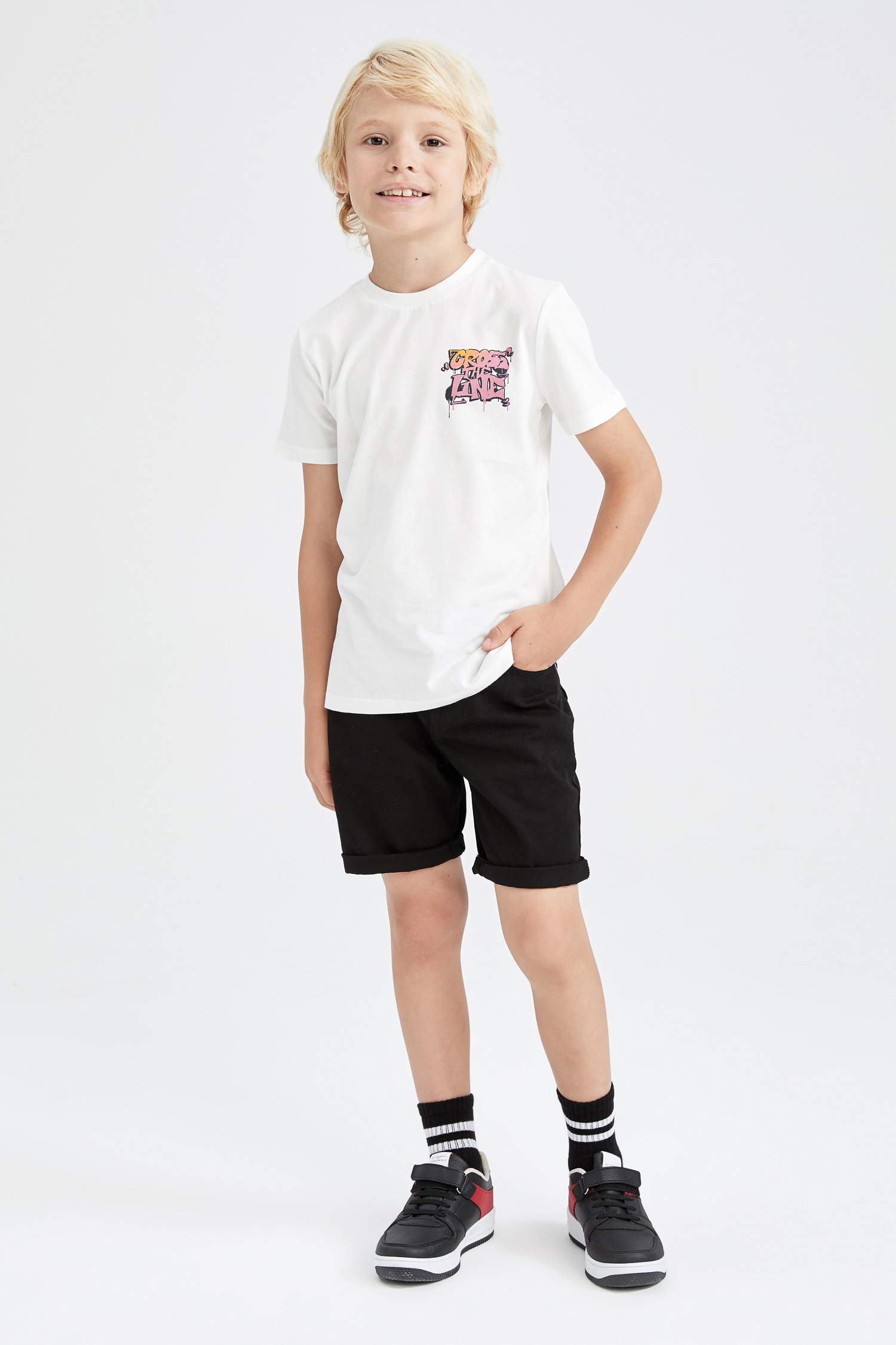 White BOYS & TEENS Regular Fit Short Sleeve T-Shirt 2665307 | DeFacto