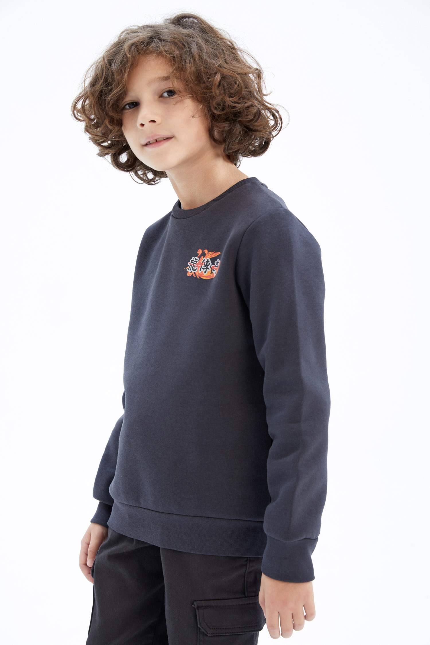 سويت شيرت ولادي بيافة مستديرة