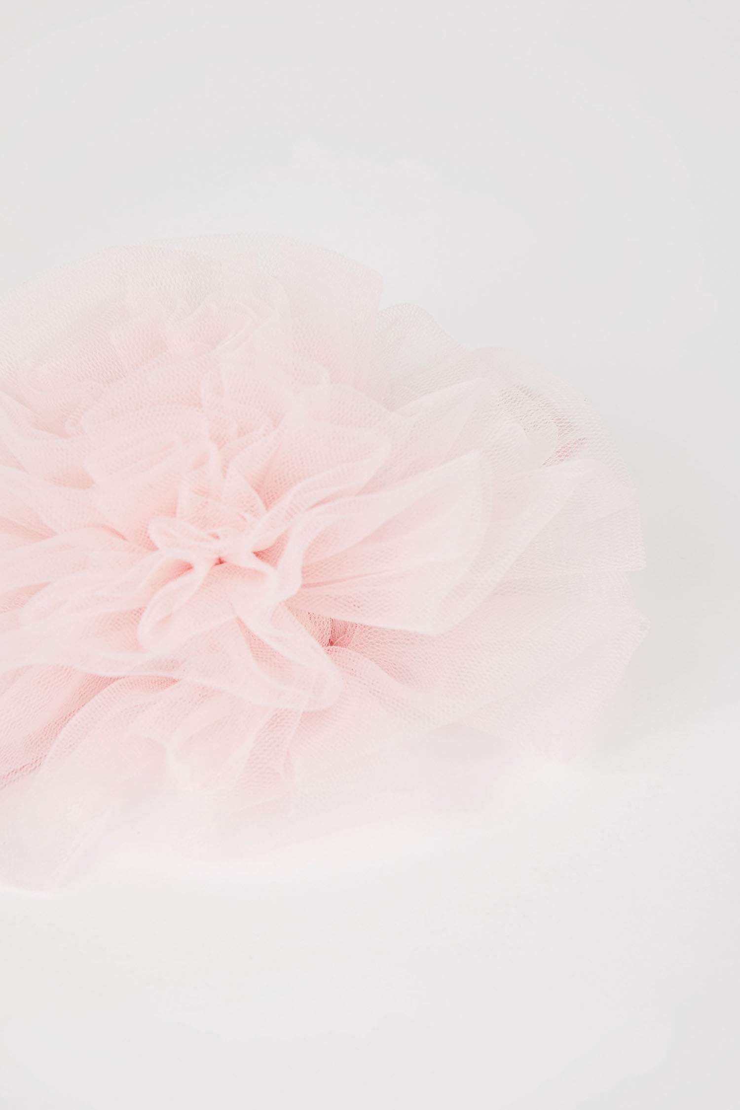 قبعة بيريه وقفازات بناتي بيبي من التول