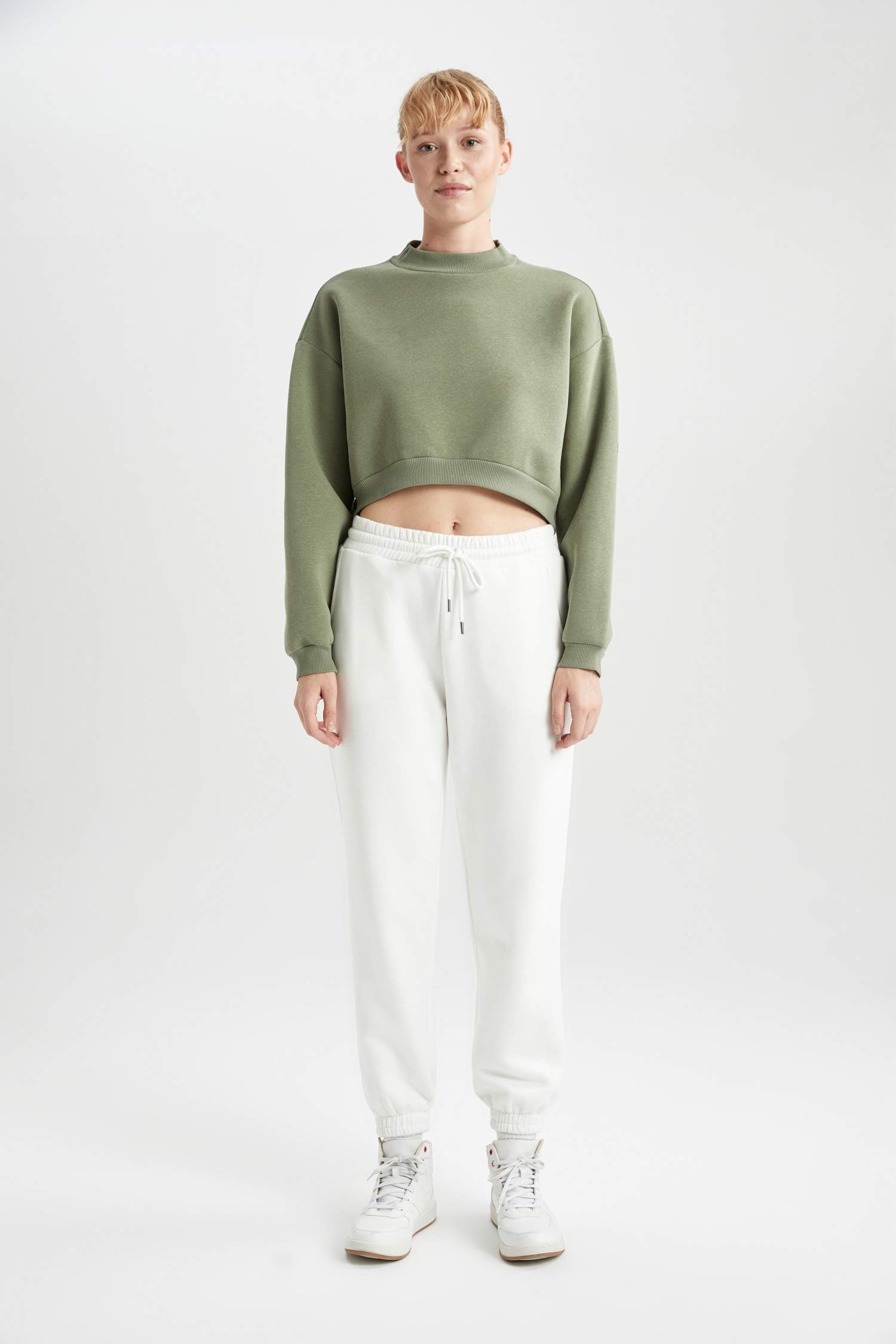 Crew Neck Thick Crop Sweatshirt