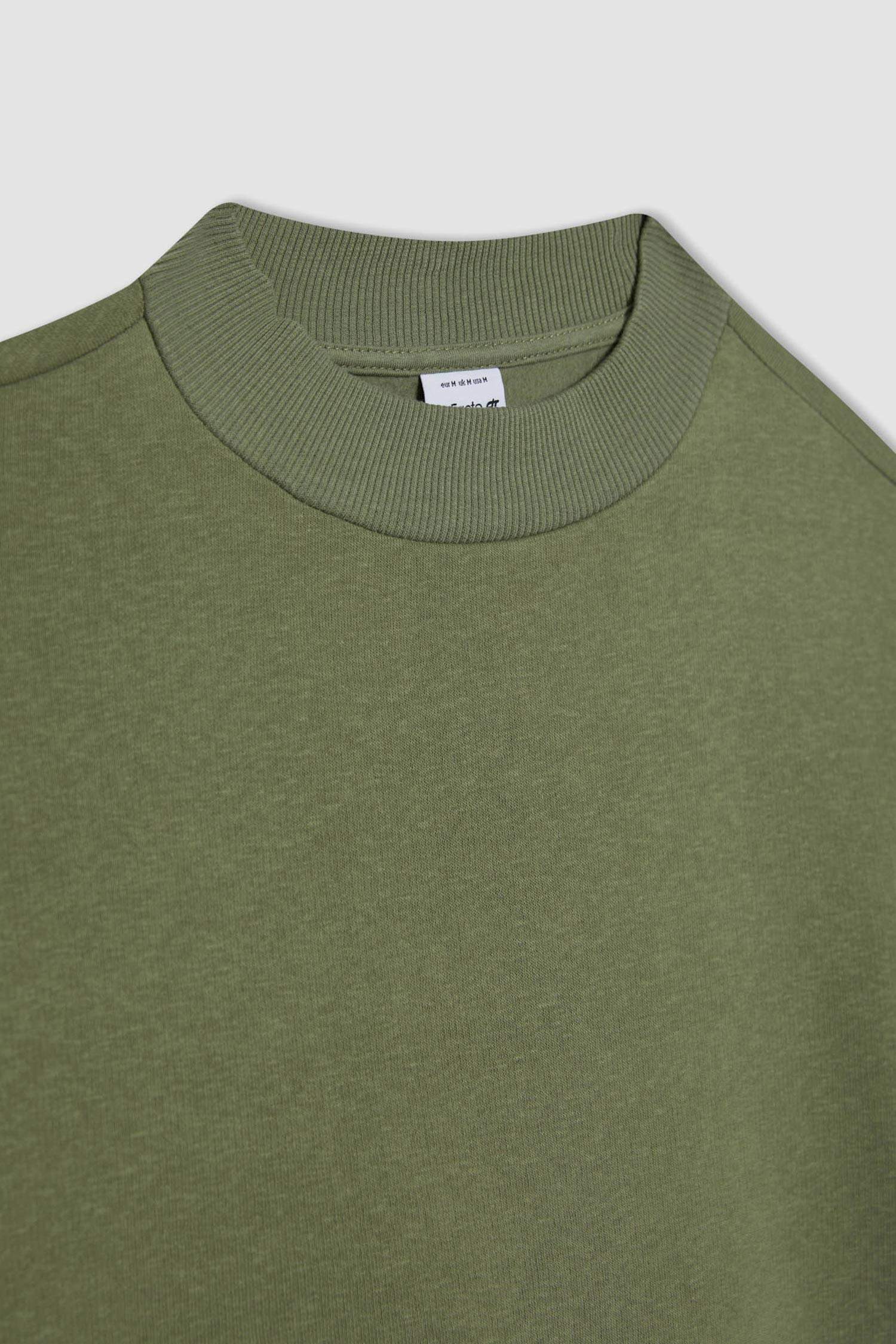 Crew Neck Thick Crop Sweatshirt