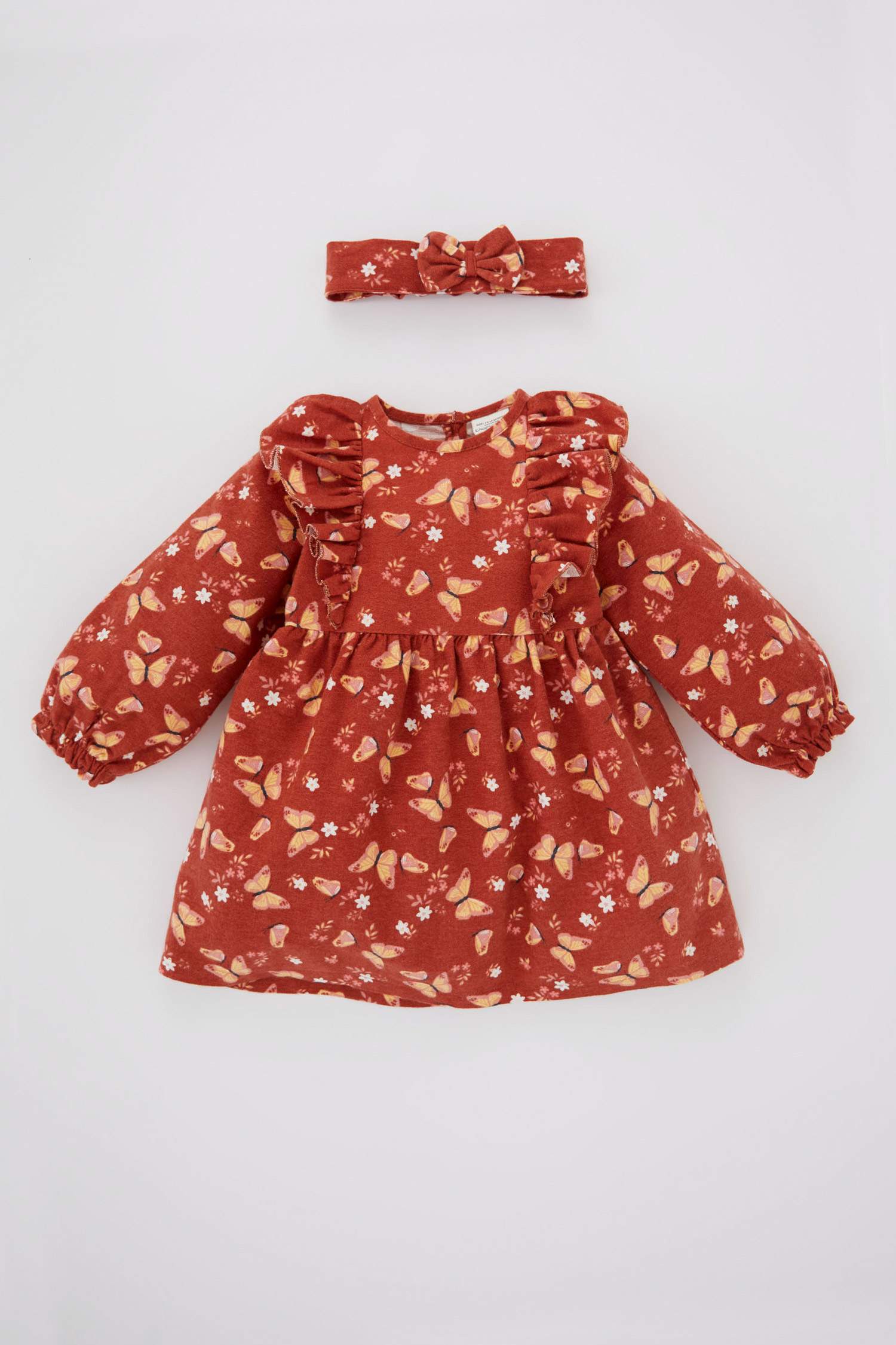 Платье стандартного кроя с круглым вырезом с длинным рукавом