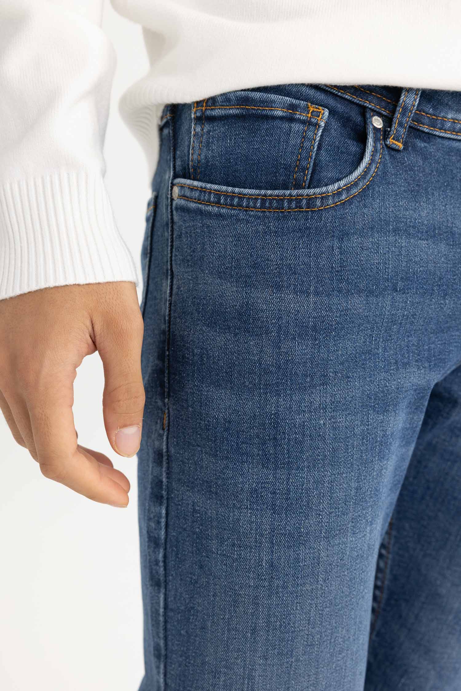 Blue MAN Pedro Slim Fit Slim Fit Normal Waist Narrow Leg Jeans