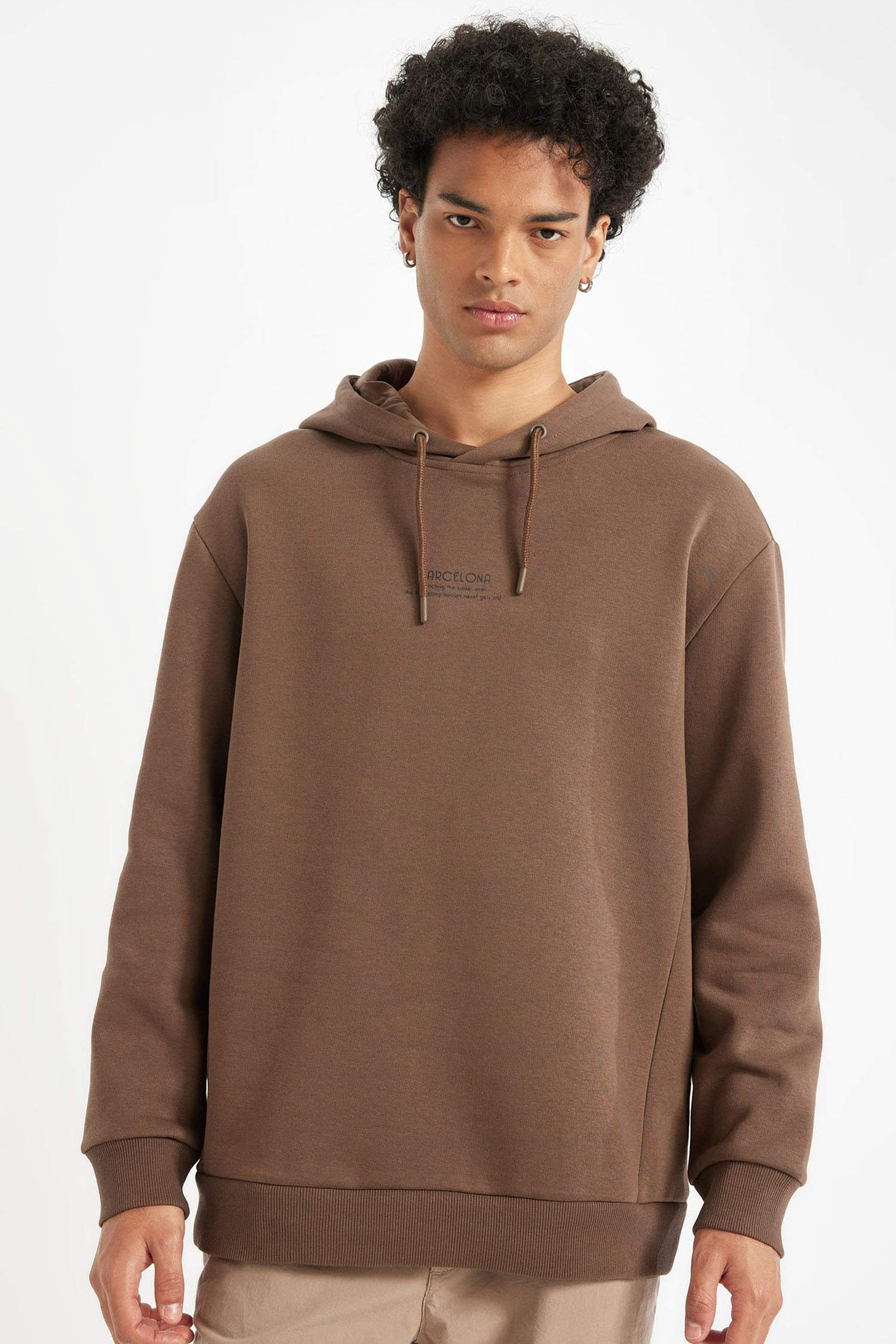 Свитшот свободного кроя с капюшоном