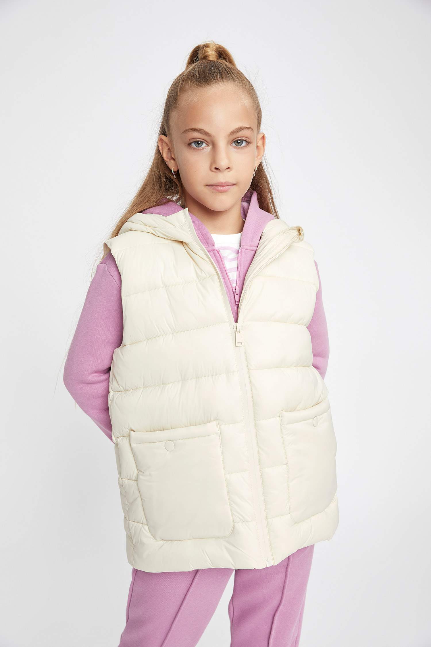 Жилет стандартного крою для дівчаток