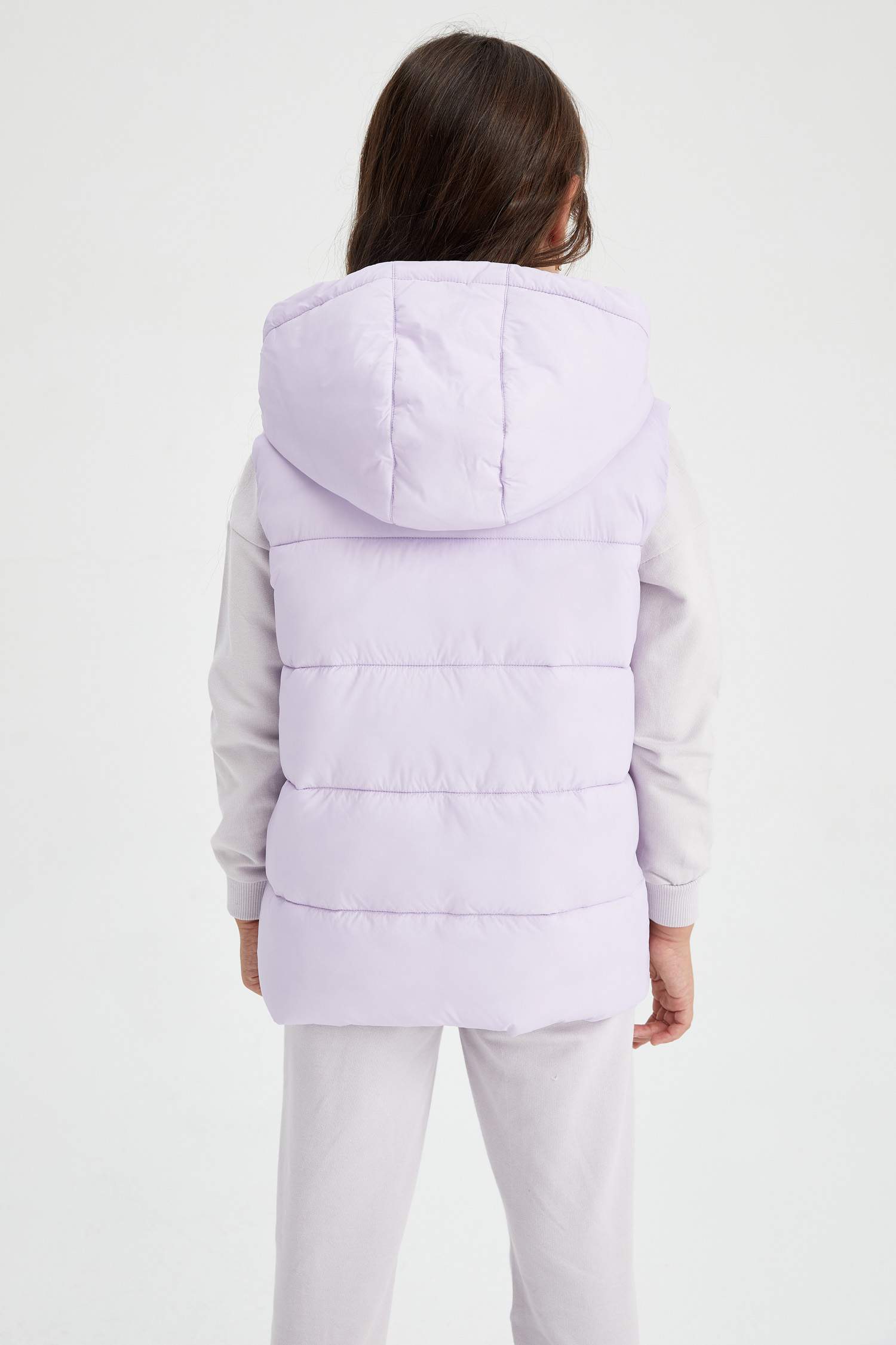 Жилет стандартного крою для дівчаток