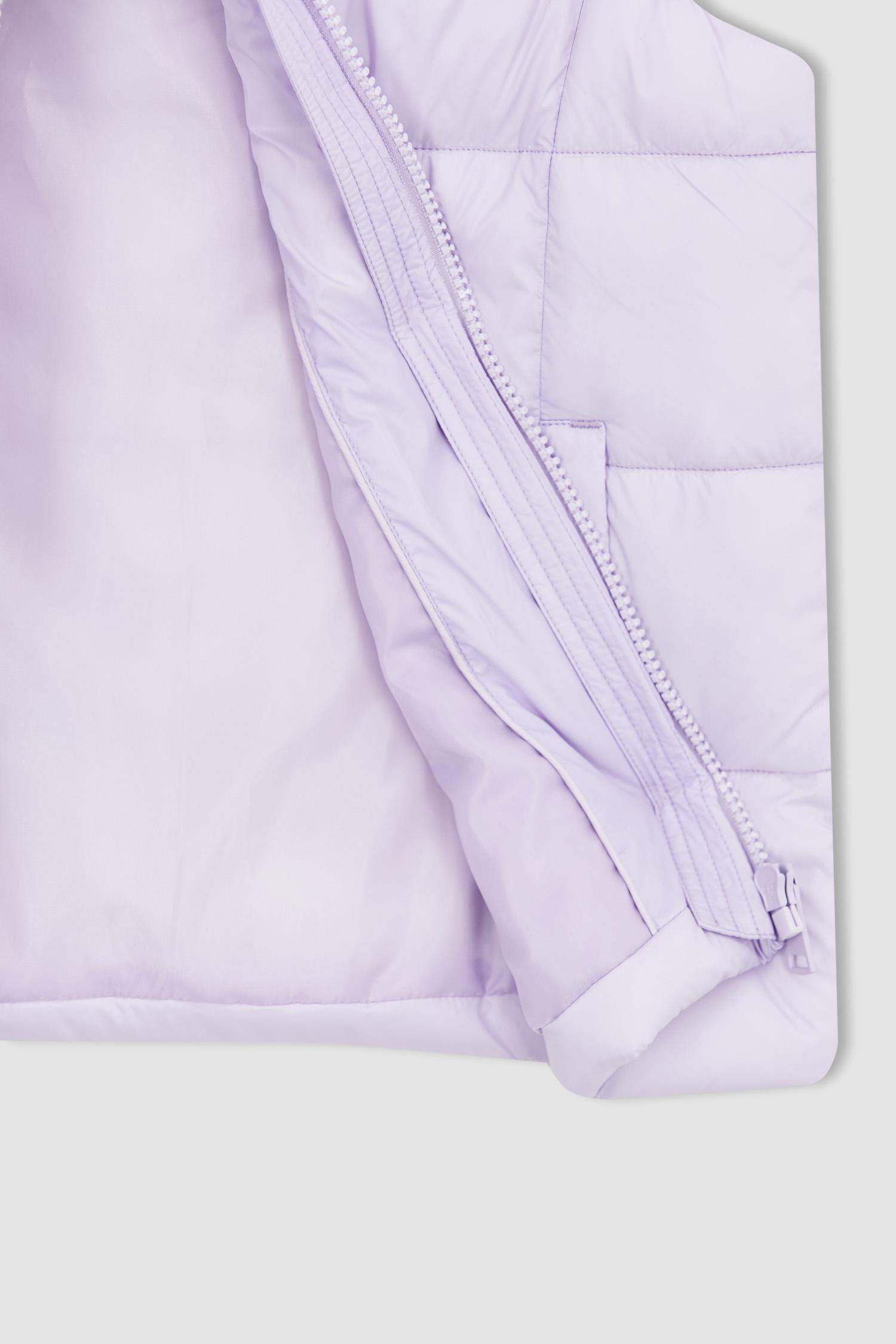 Жилет стандартного крою для дівчаток