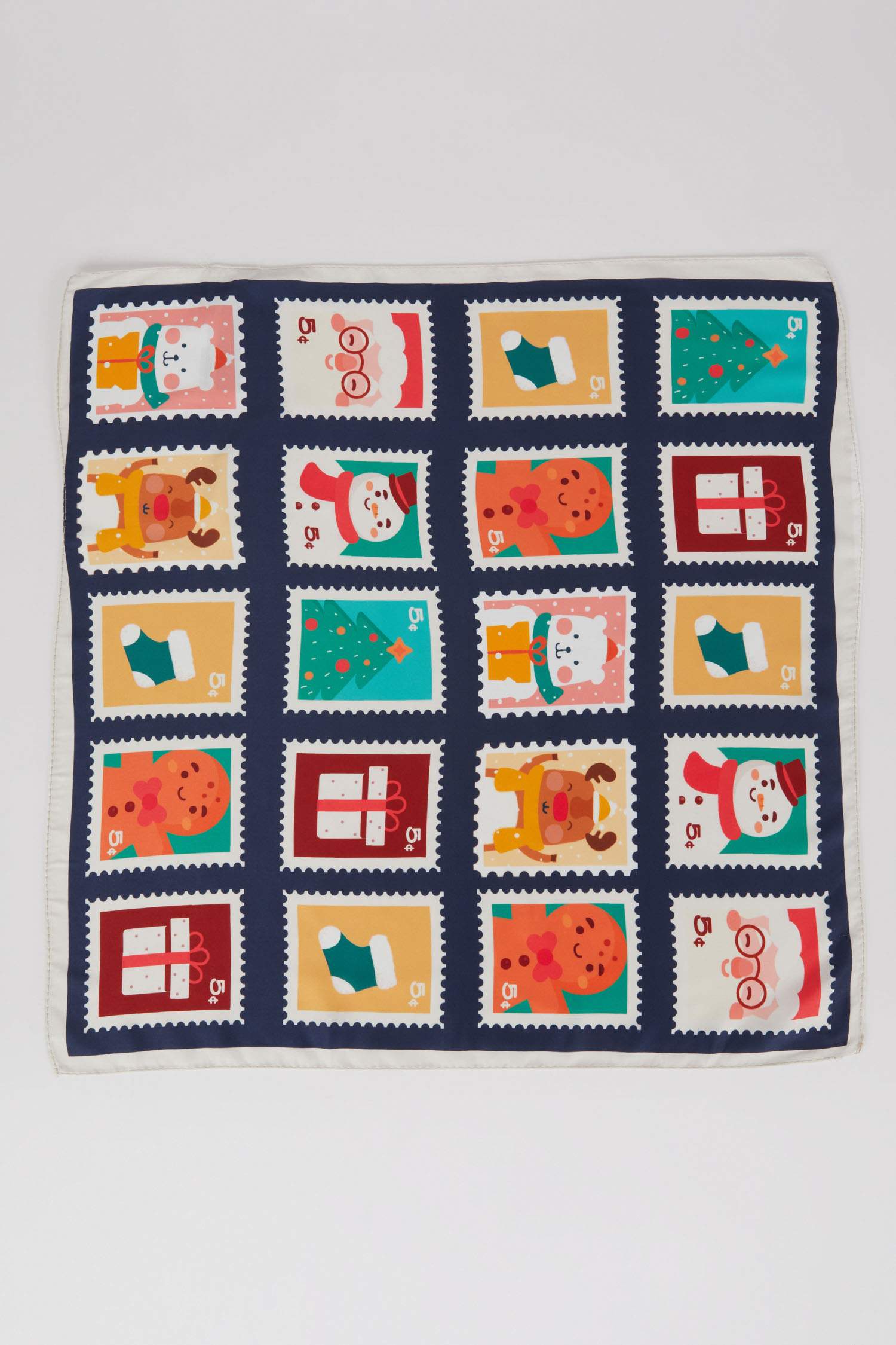 Фуляр с новогодним принтом для женщин