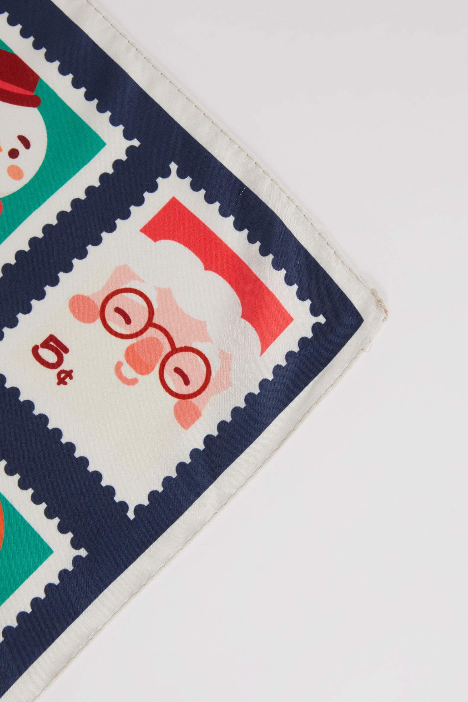 Фуляр с новогодним принтом для женщин