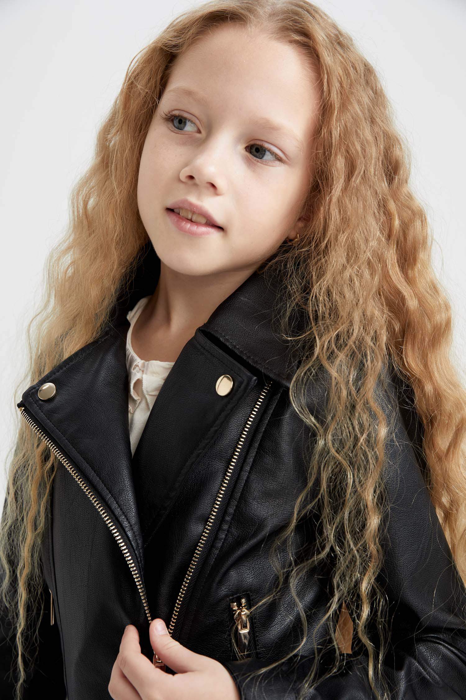 Куртка из искусственной кожи для девочек