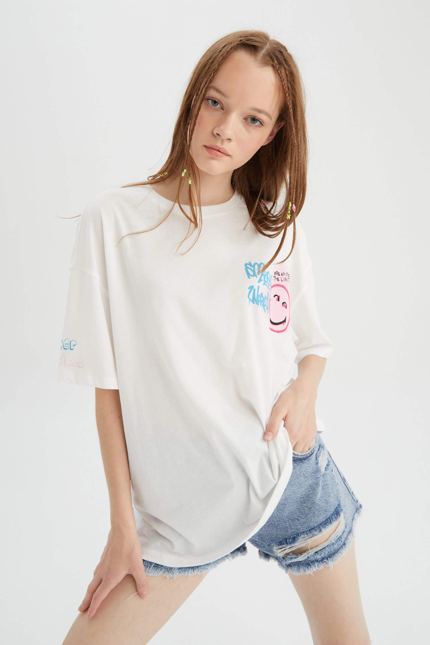 White Woman Oversize Fit Smiley Licence Crew Neck Printed Short Sleeve ...