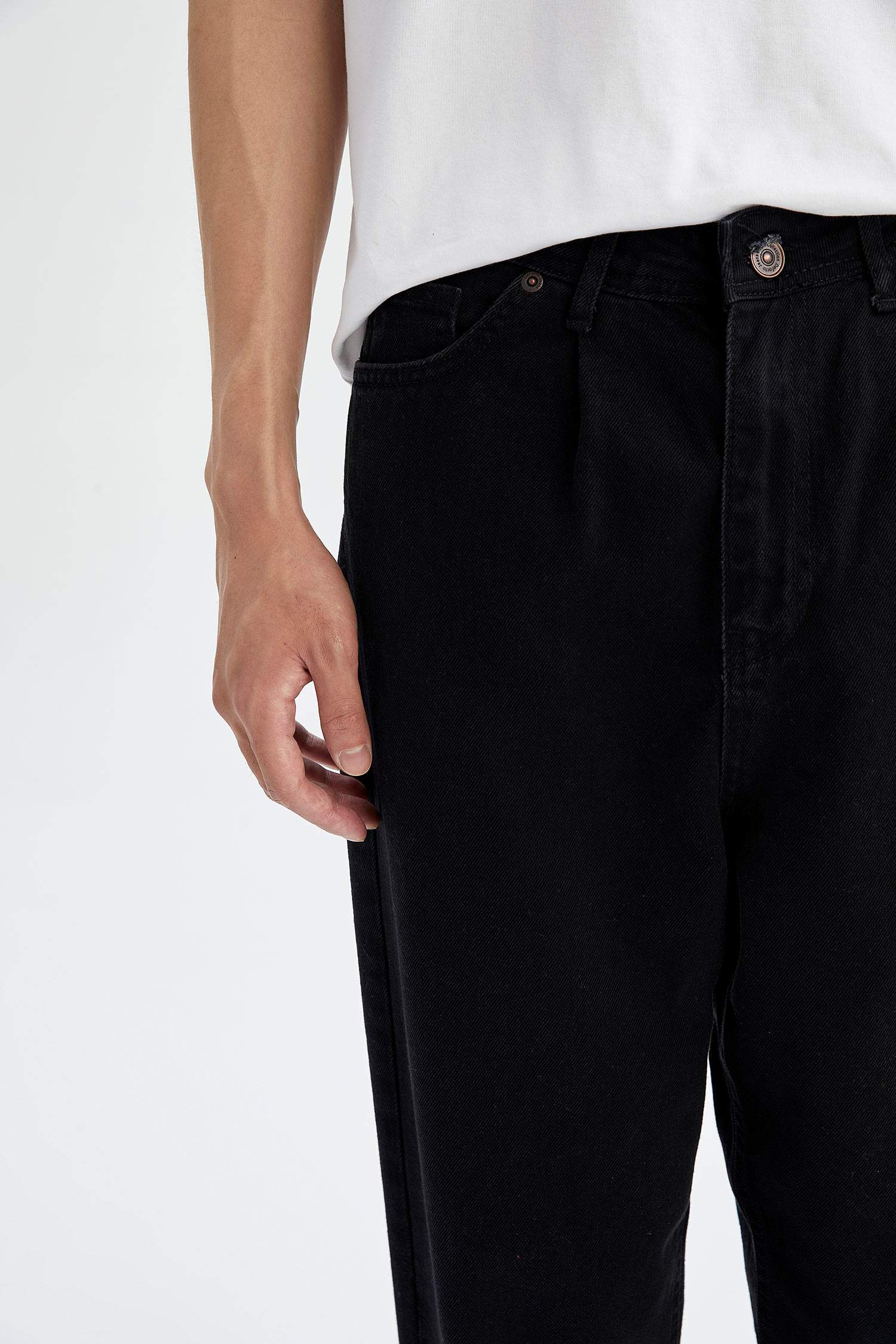 Black Man Balloon Fit Jean Pants 2680973 | DeFacto