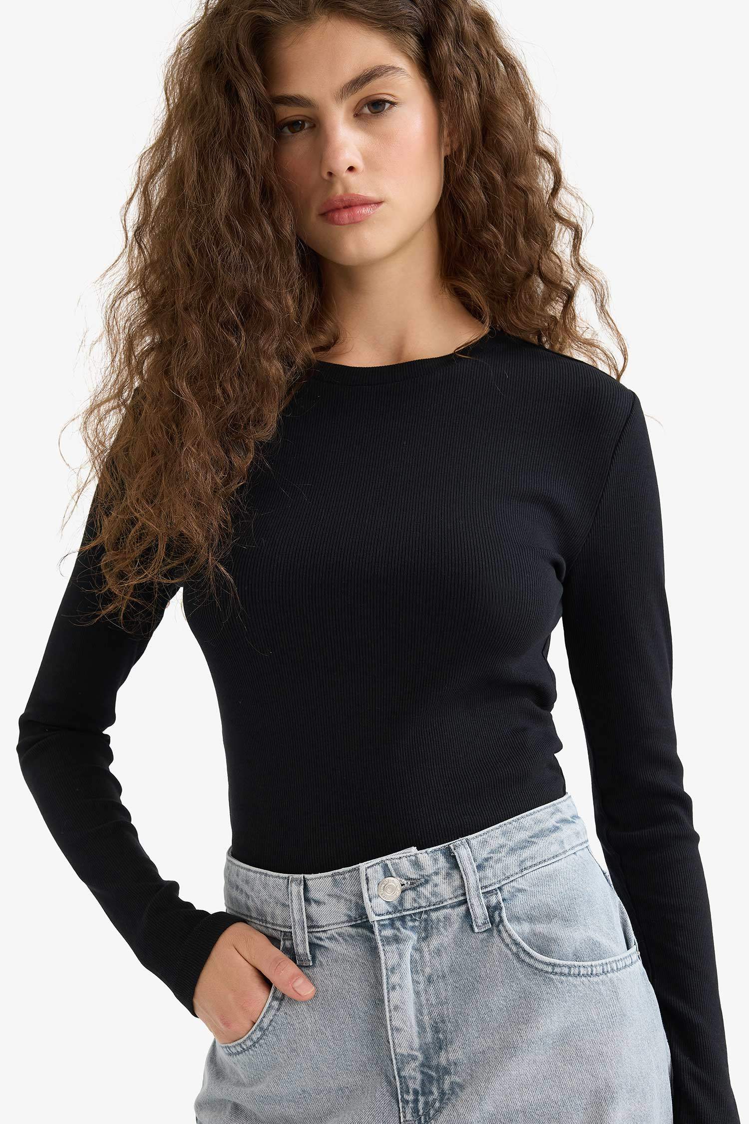 تيشيرت كم طويل مضلع وياخة مستديرة