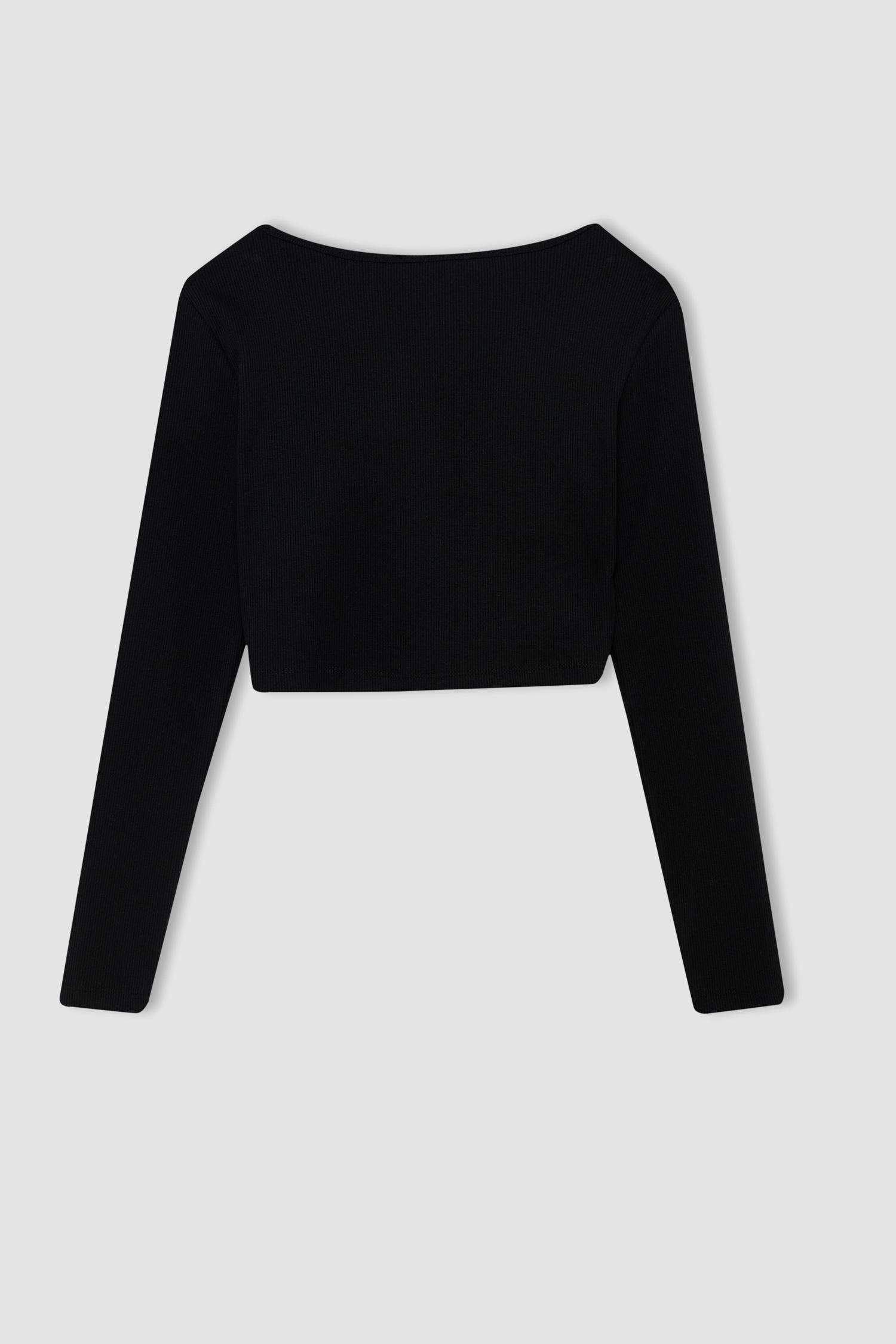 түйме ойығы тоқылған Ұзын жеңді футболка