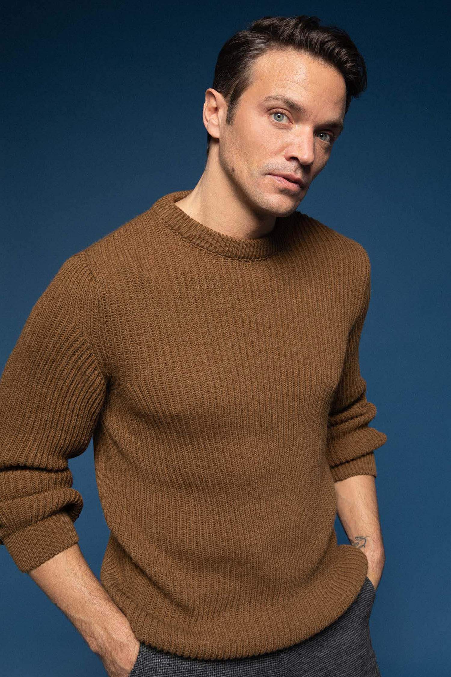 بلوز صوف تريكو سليم فيت بياقة مستديرة