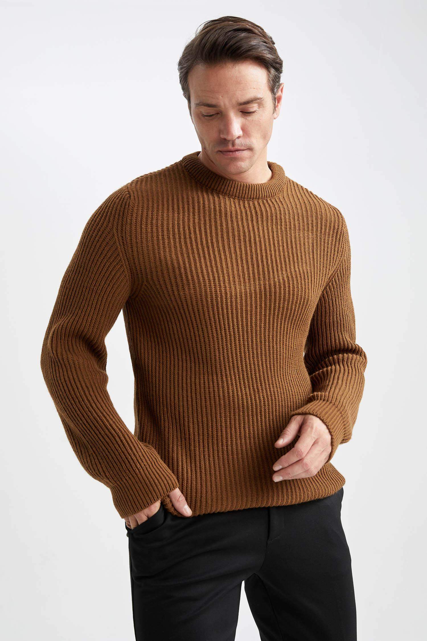 بلوز صوف تريكو سليم فيت بياقة مستديرة