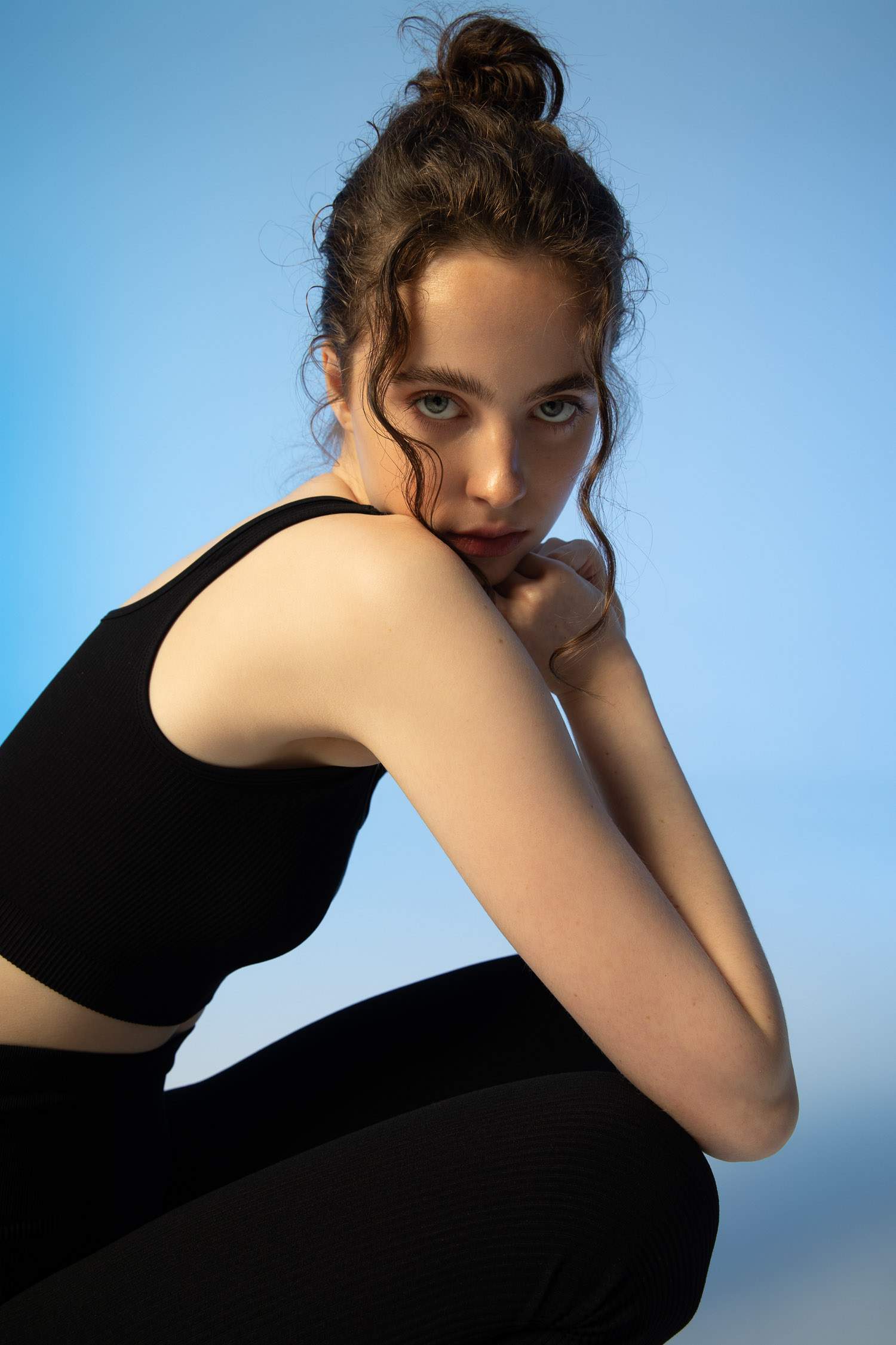 بلوزة بدون أكمام قصير بياقة القلب