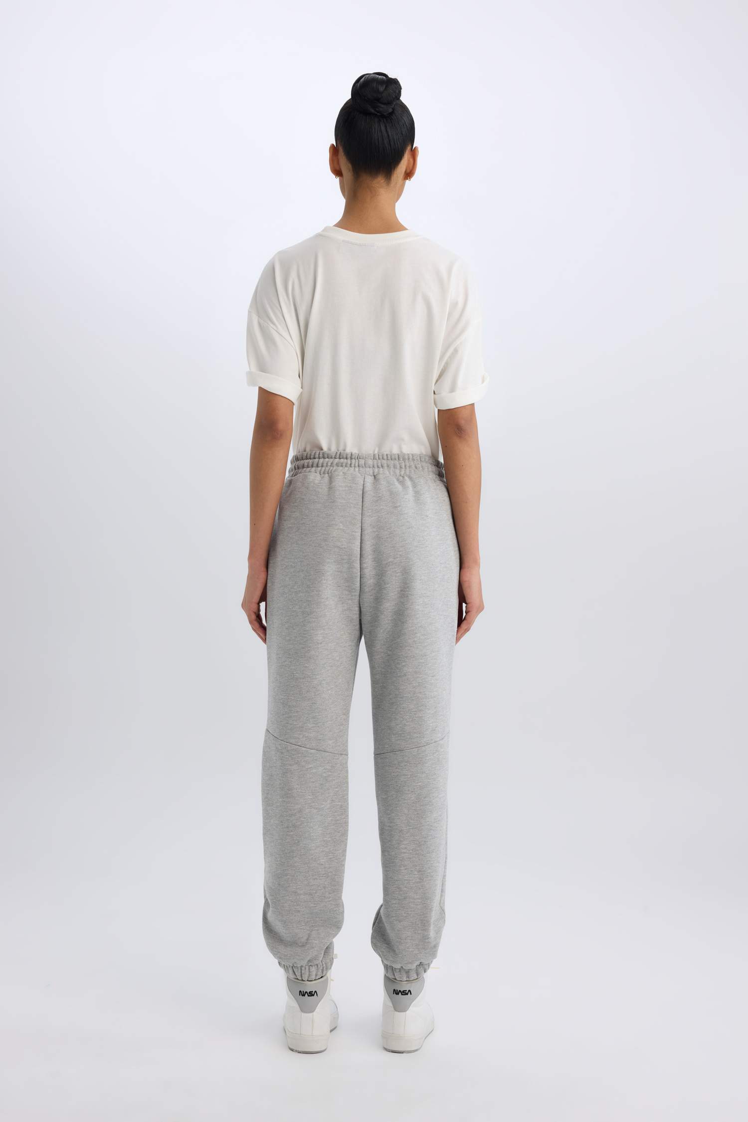 Jogger Eşofman Altı NBA Wordmark Standart Fit Beli Paçası Lastikli Bağcıklı Cepli Uzun Boy