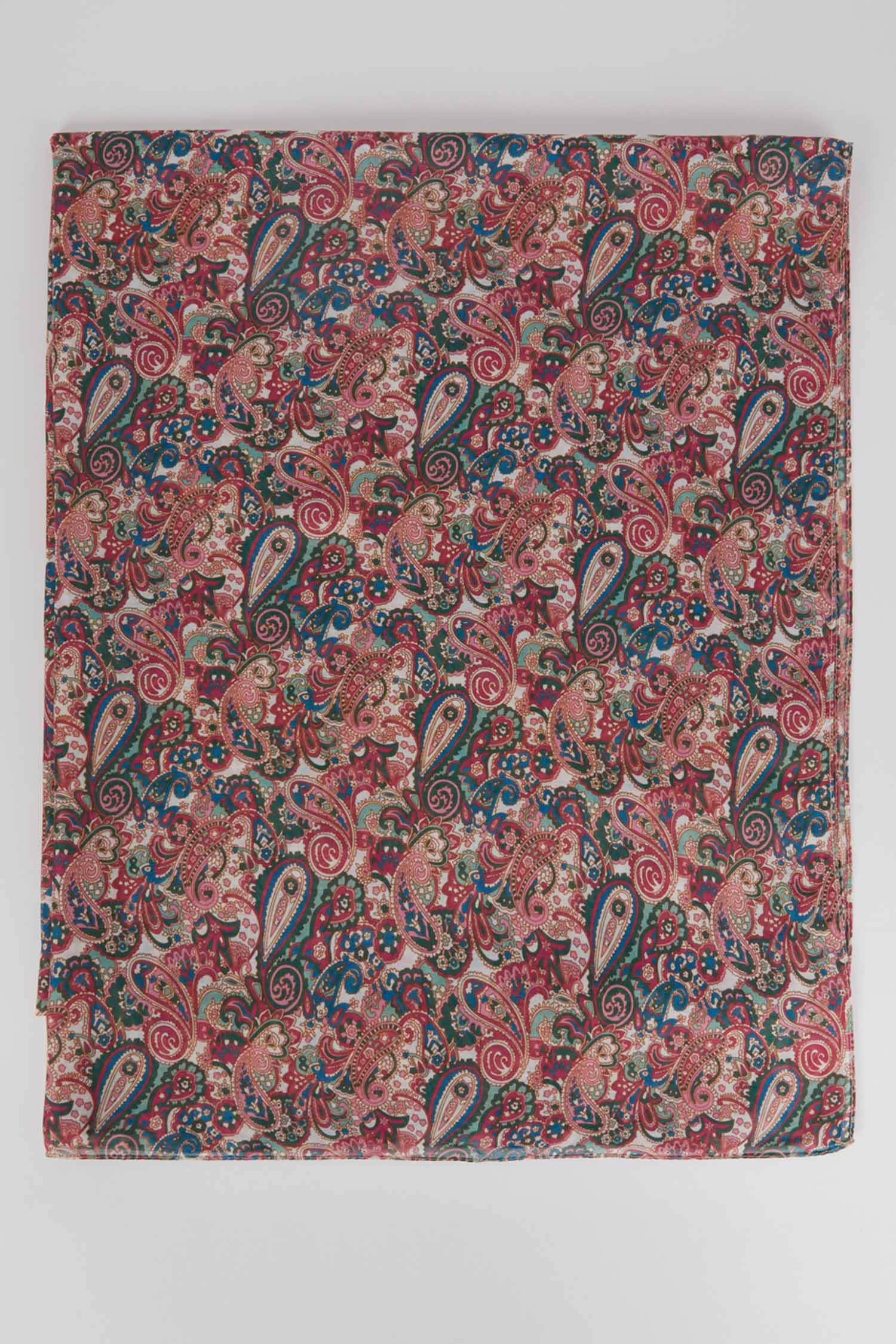 Женская шаль с этничным принтом