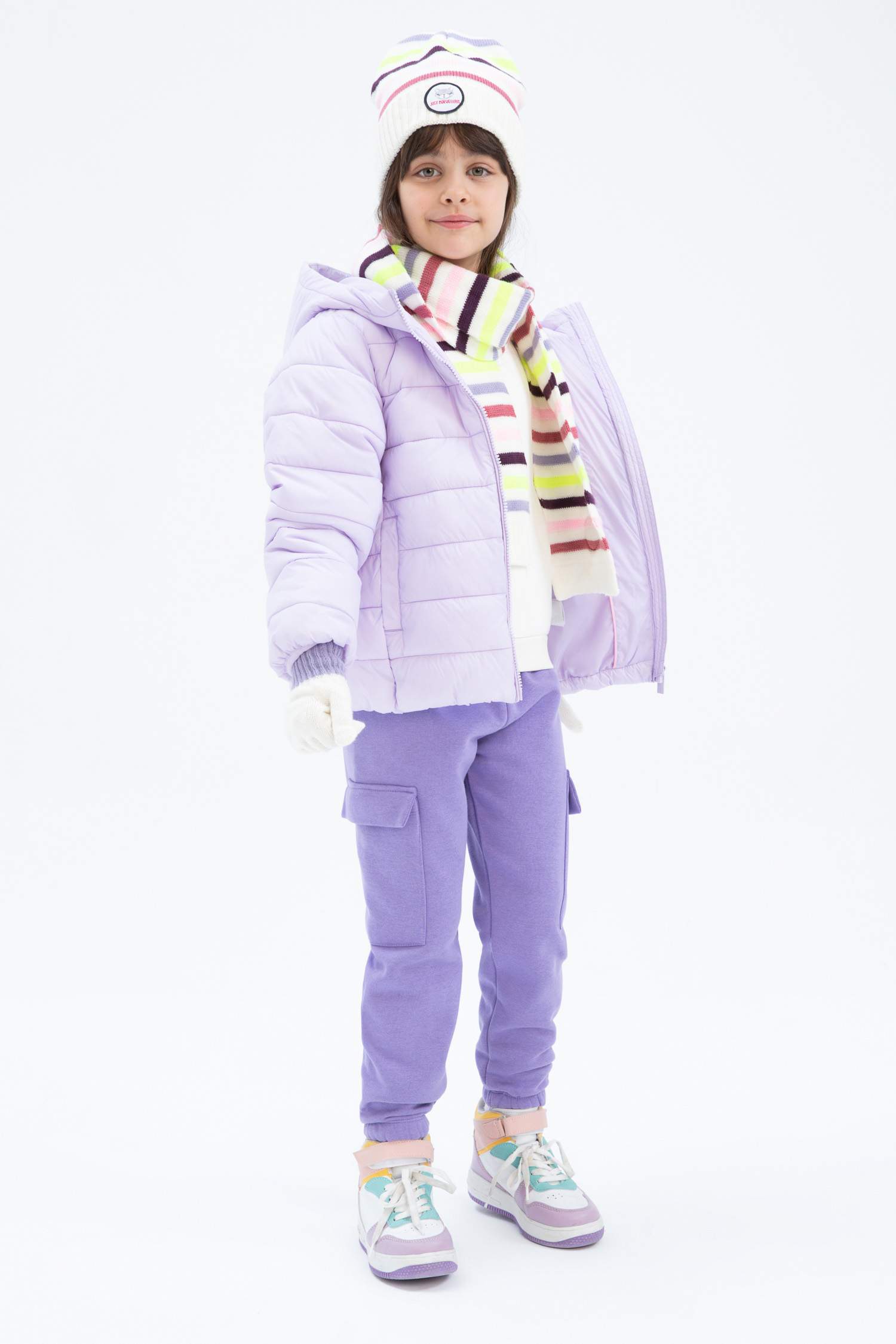 Қыздарға бас киімді Пальто