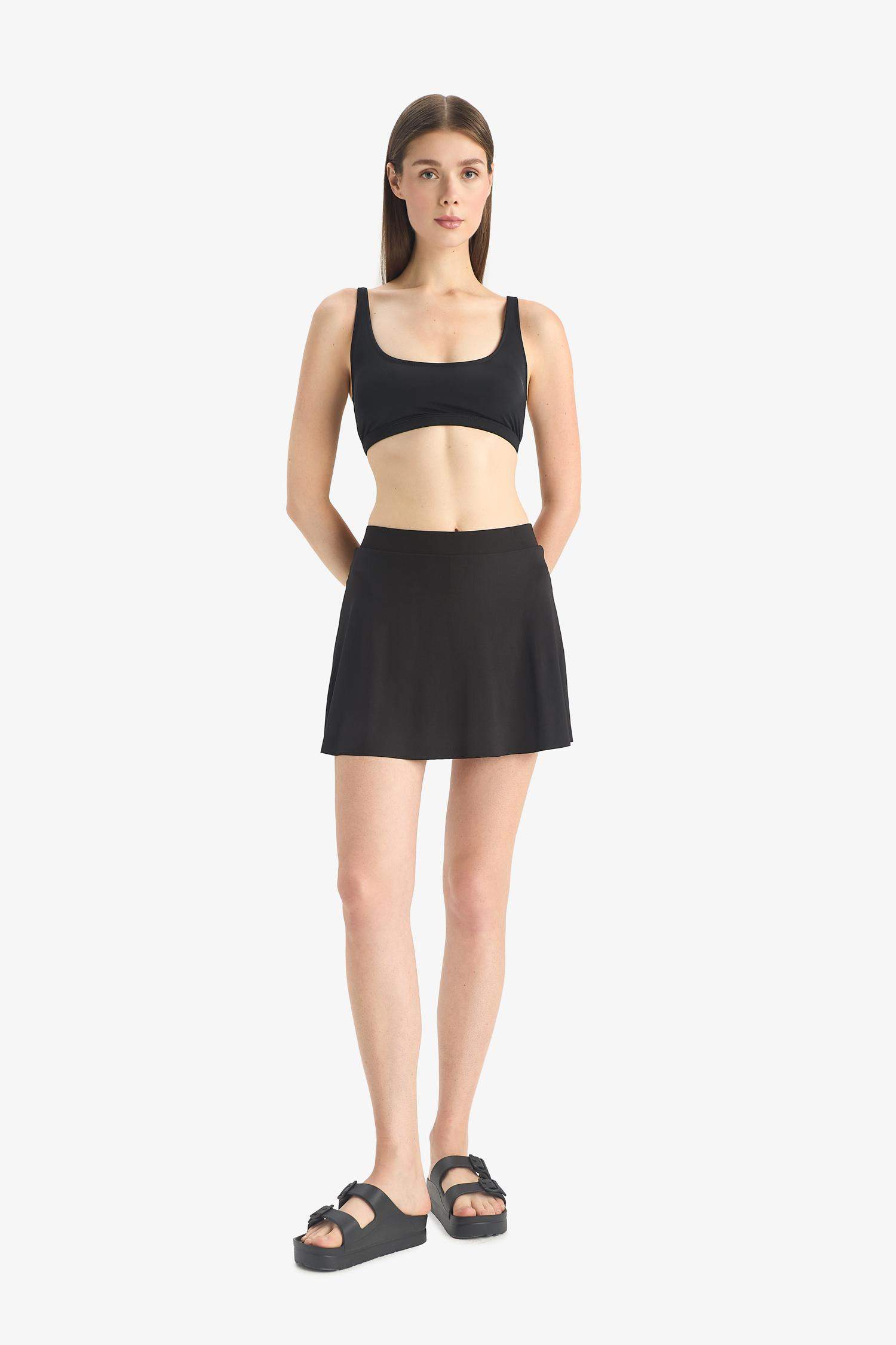 Etekli Deniz Şortu-Fall in Love