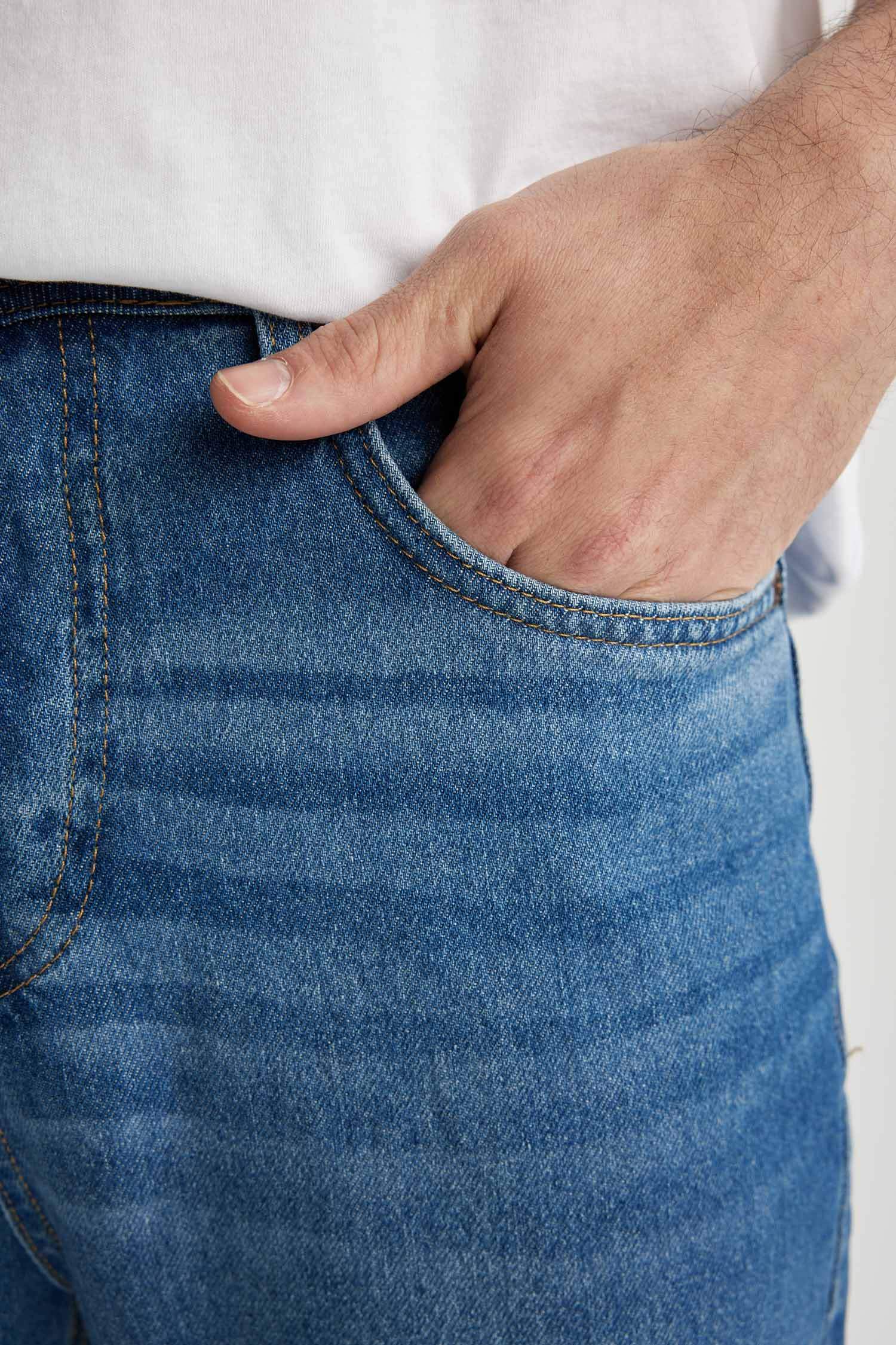 Loose Fit Loose Fit High Waist Skinny Leg Jeans