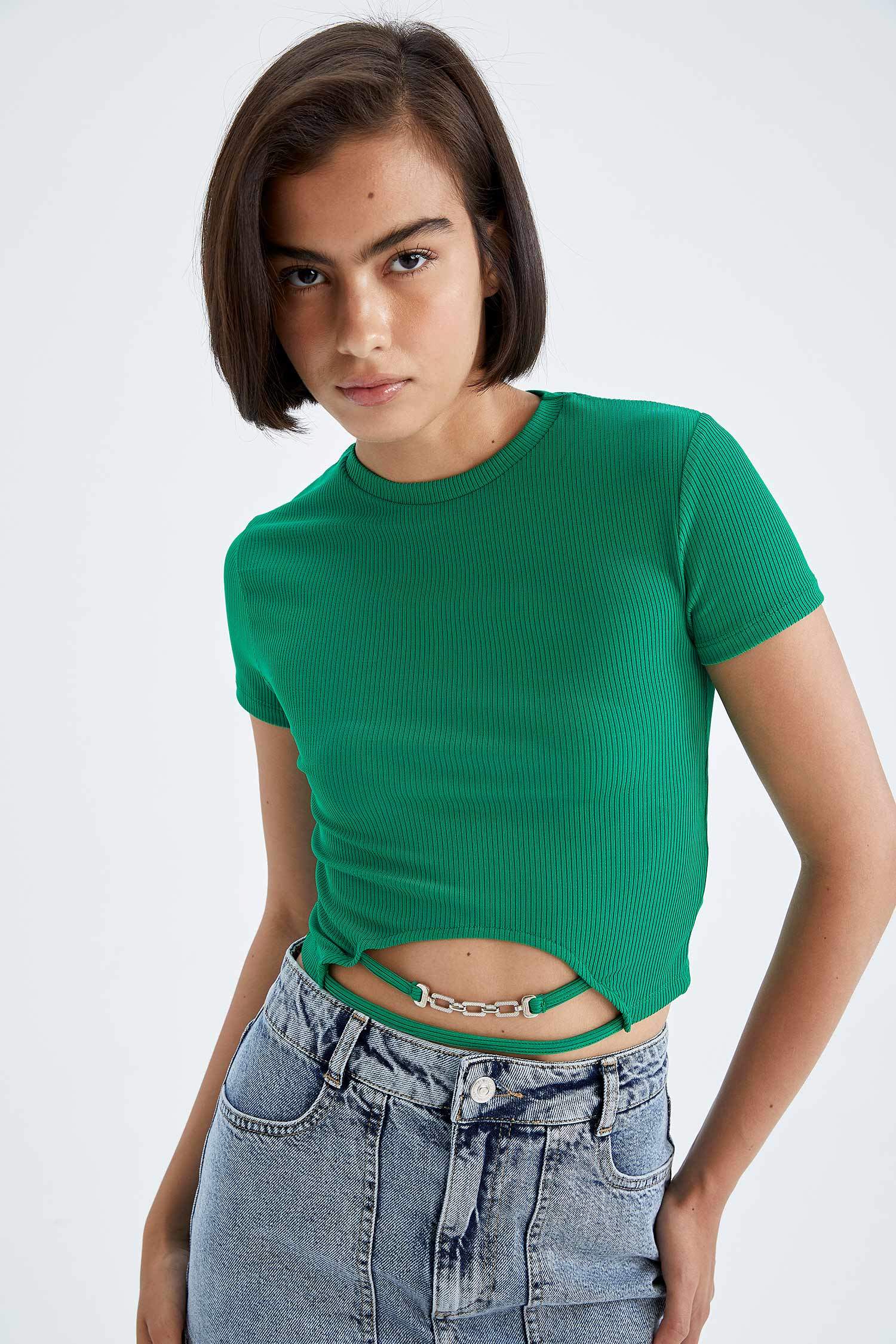 Green Woman Fitted Crew Neck Short Sleeve Chain Detail Camisole Crop T ...