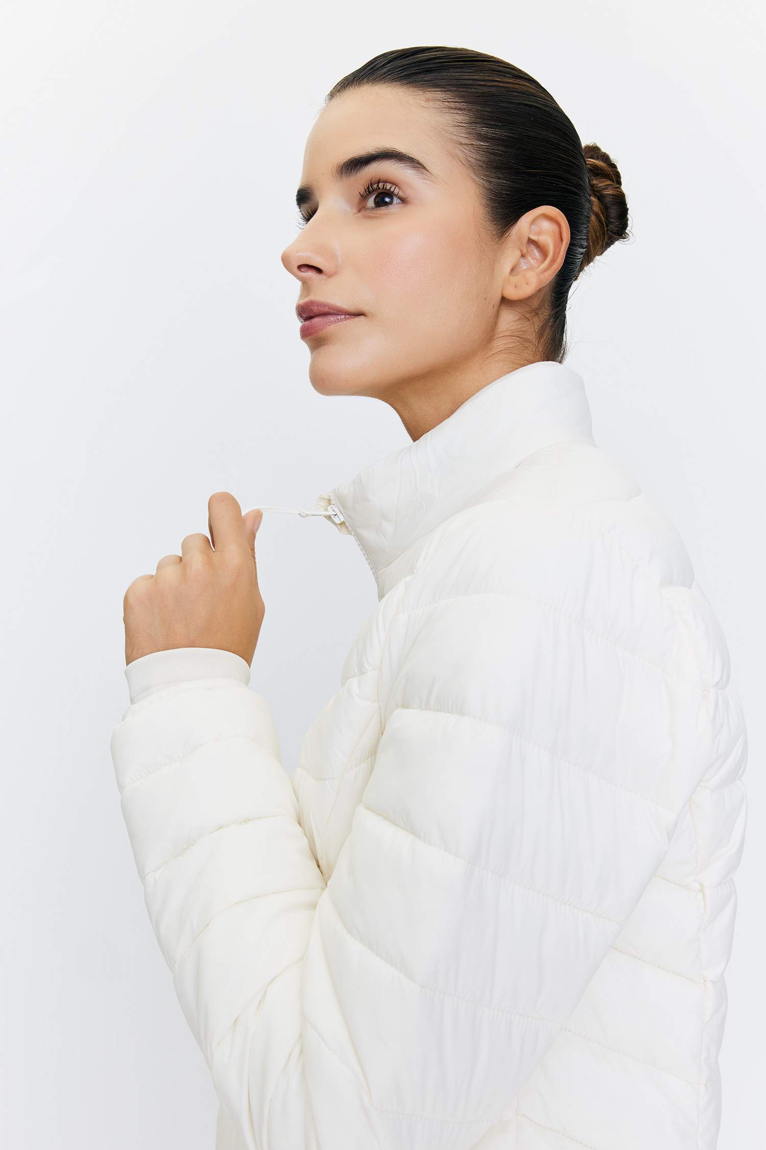 جاكيت سليم فيت بغطاء للرأس