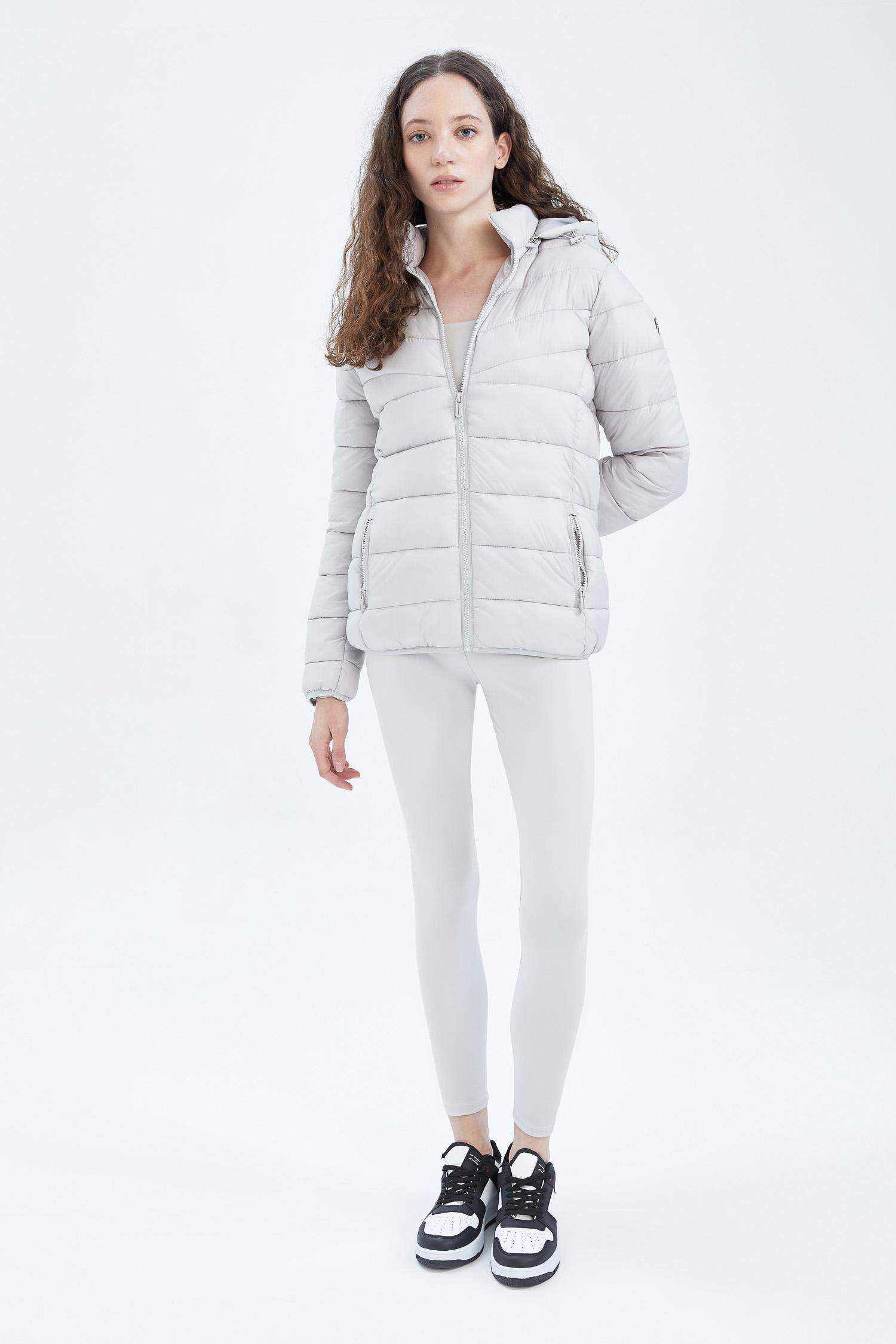 جاكيت سليم فيت بغطاء للرأس وتر برووف