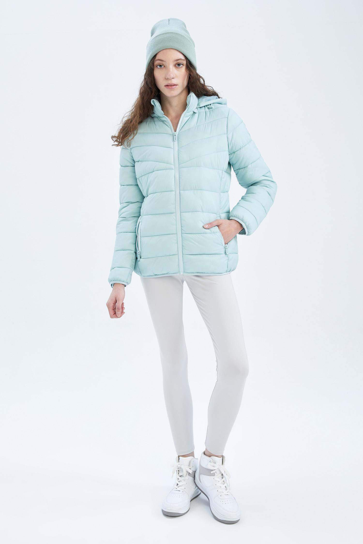 جاكيت دودون سليم فيت بغطاء للرأس