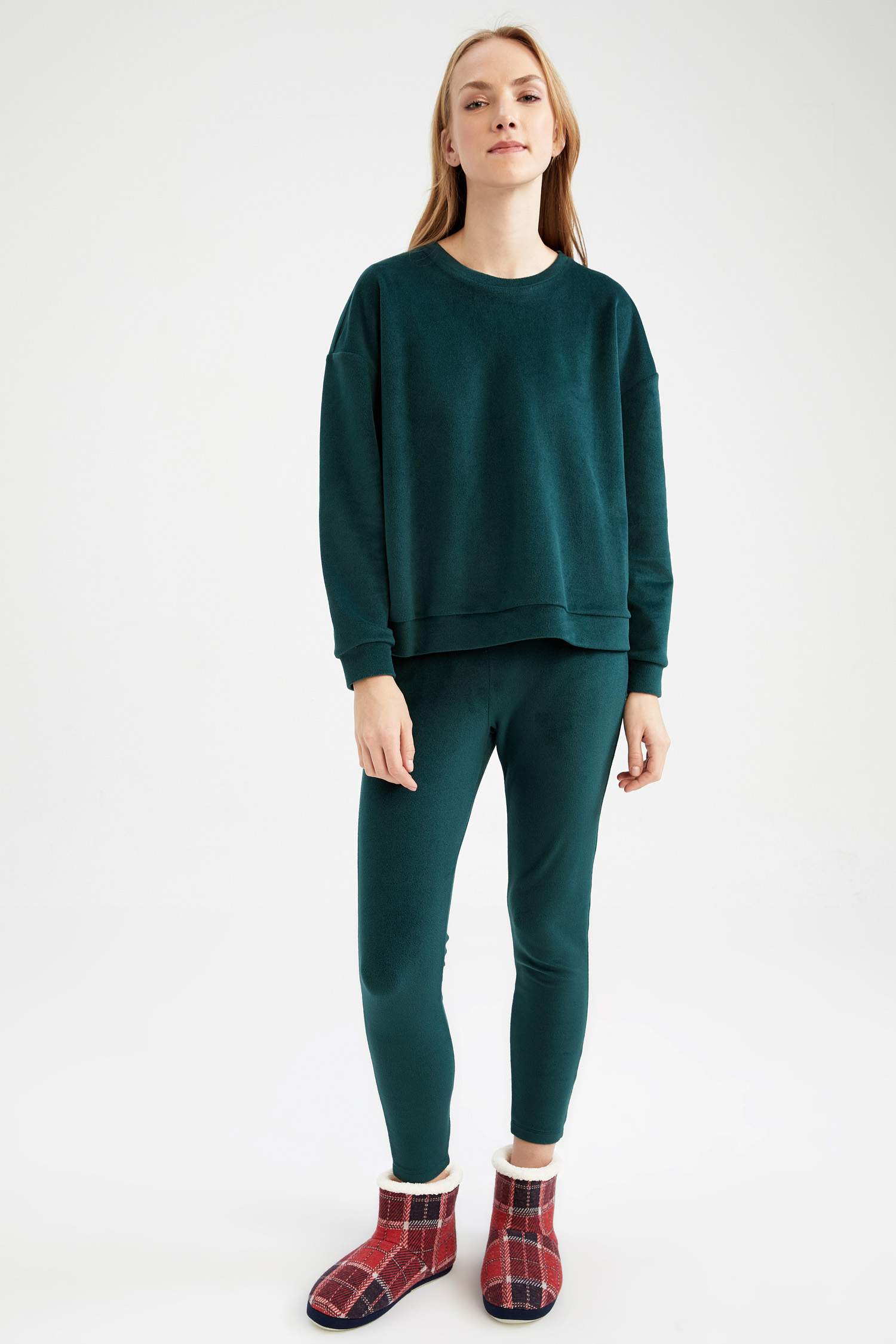 بلوزة قصة عادية بياقة مستديرة كم طويل من Fall In Love