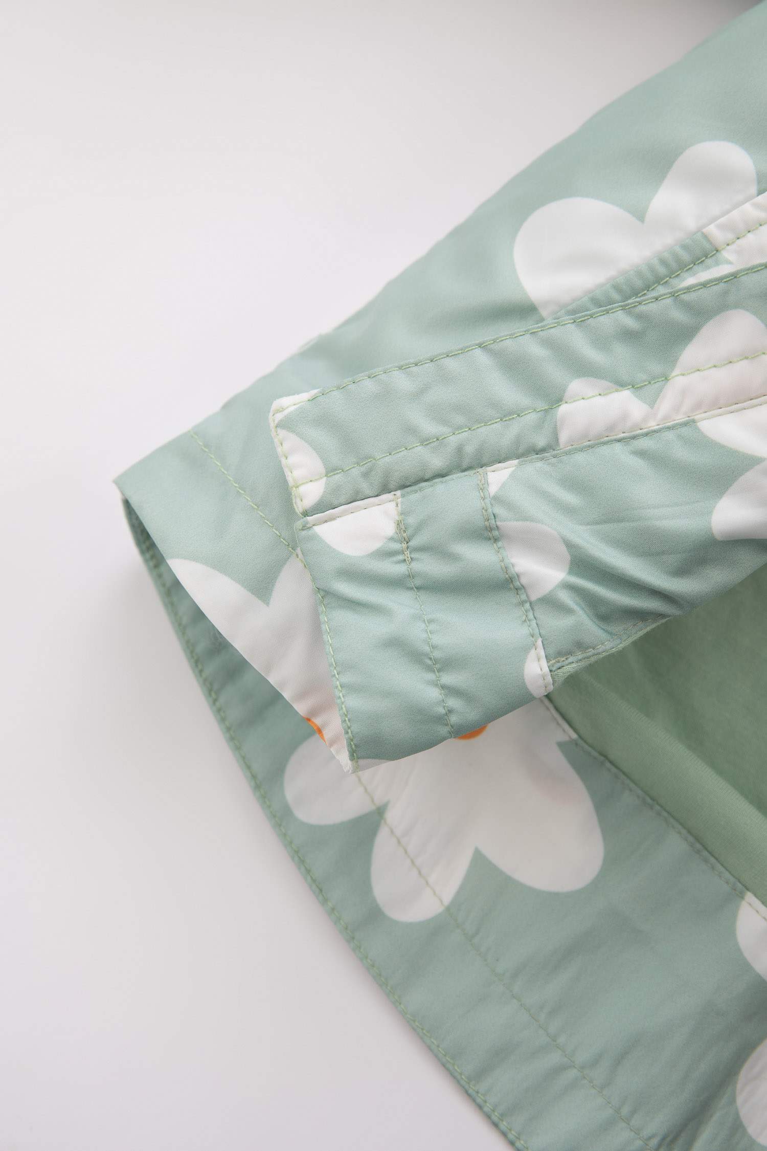 جاكيت بناتي بغطاء للرأس