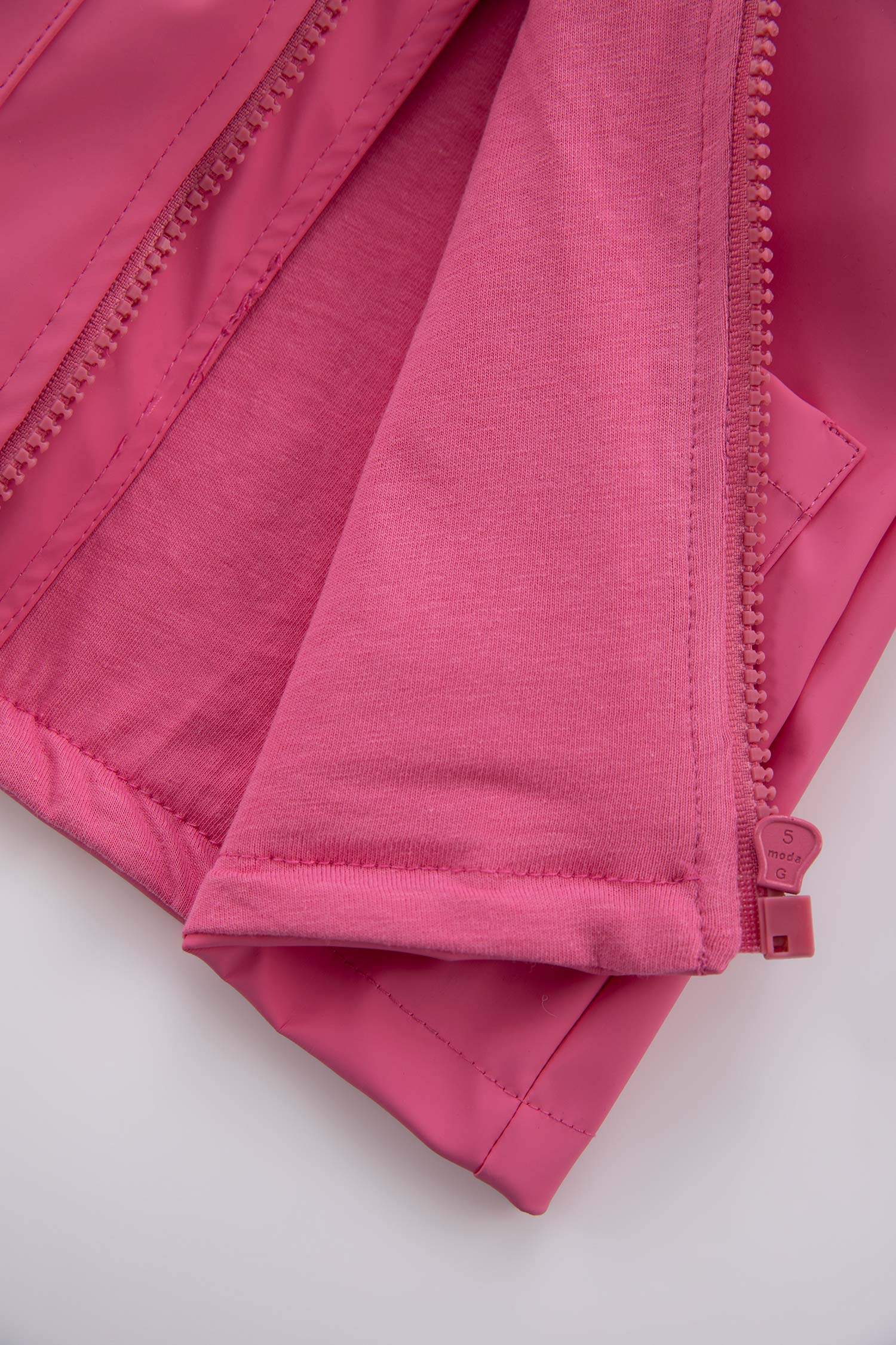 جاكيت بناتي بيبي بغطاء للرأس