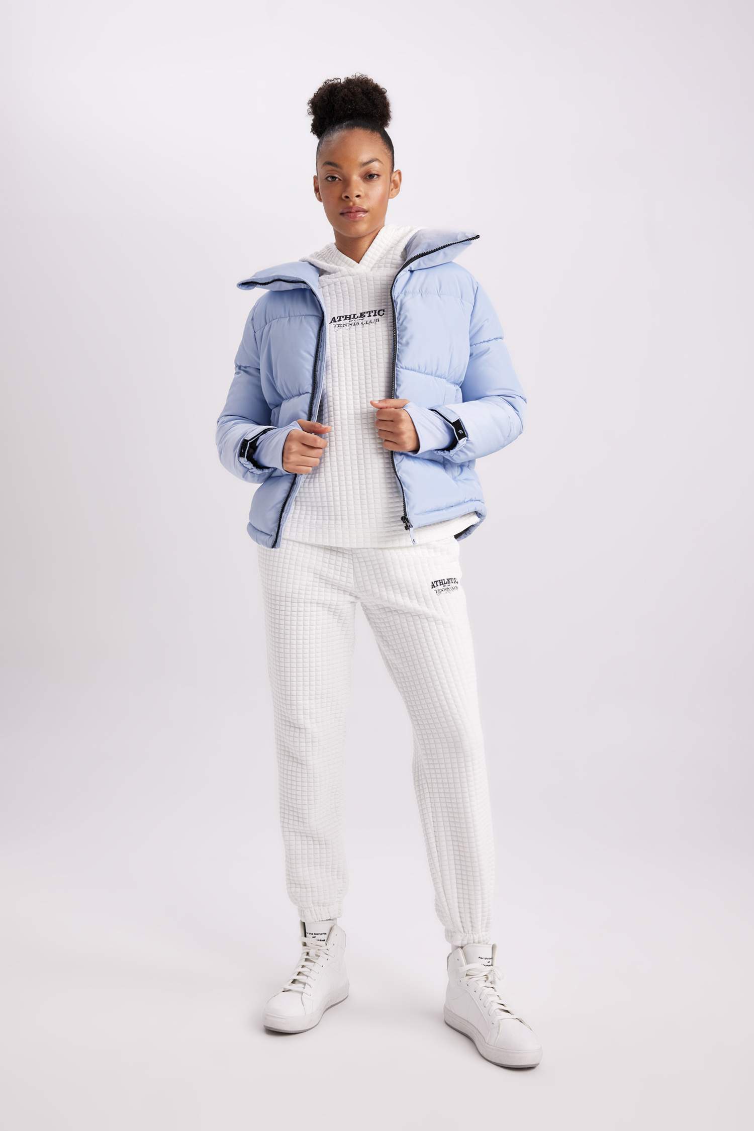 قمصلة نفخ قصة عادية طارد للماء من DeFactoFit