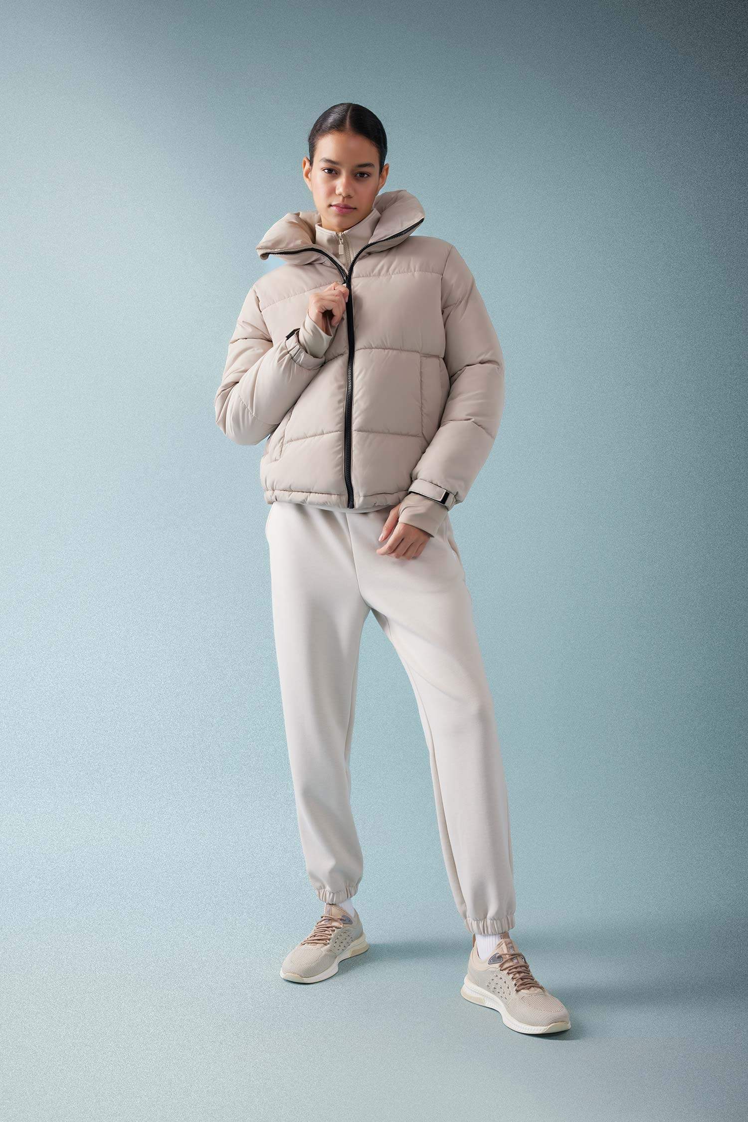 Su İtici Regular Fit Dik Yaka Fermuarlı El Geçmeli Cepli Şişme Mont