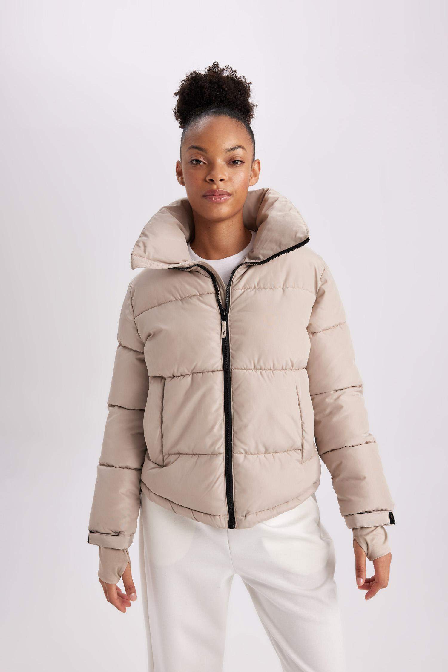 Su İtici Regular Fit Dik Yaka Fermuarlı El Geçmeli Cepli Şişme Mont