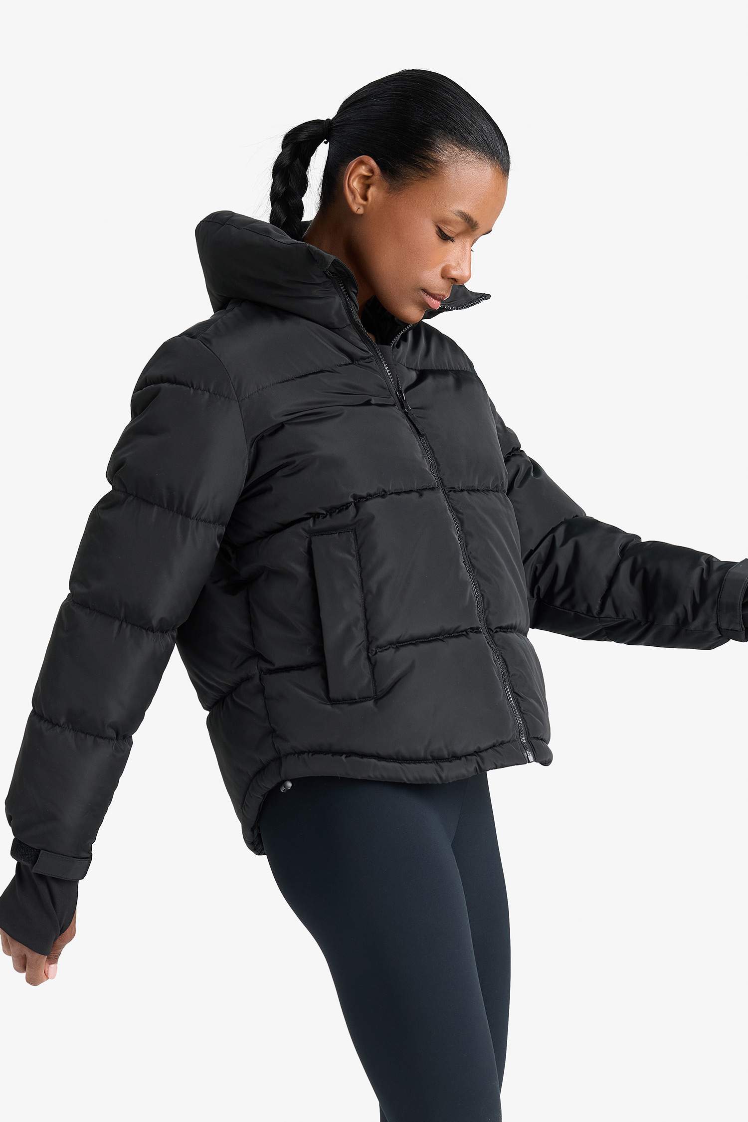 جاكيت بامب قصير قصة عادية وتر بروف من DeFactoFit