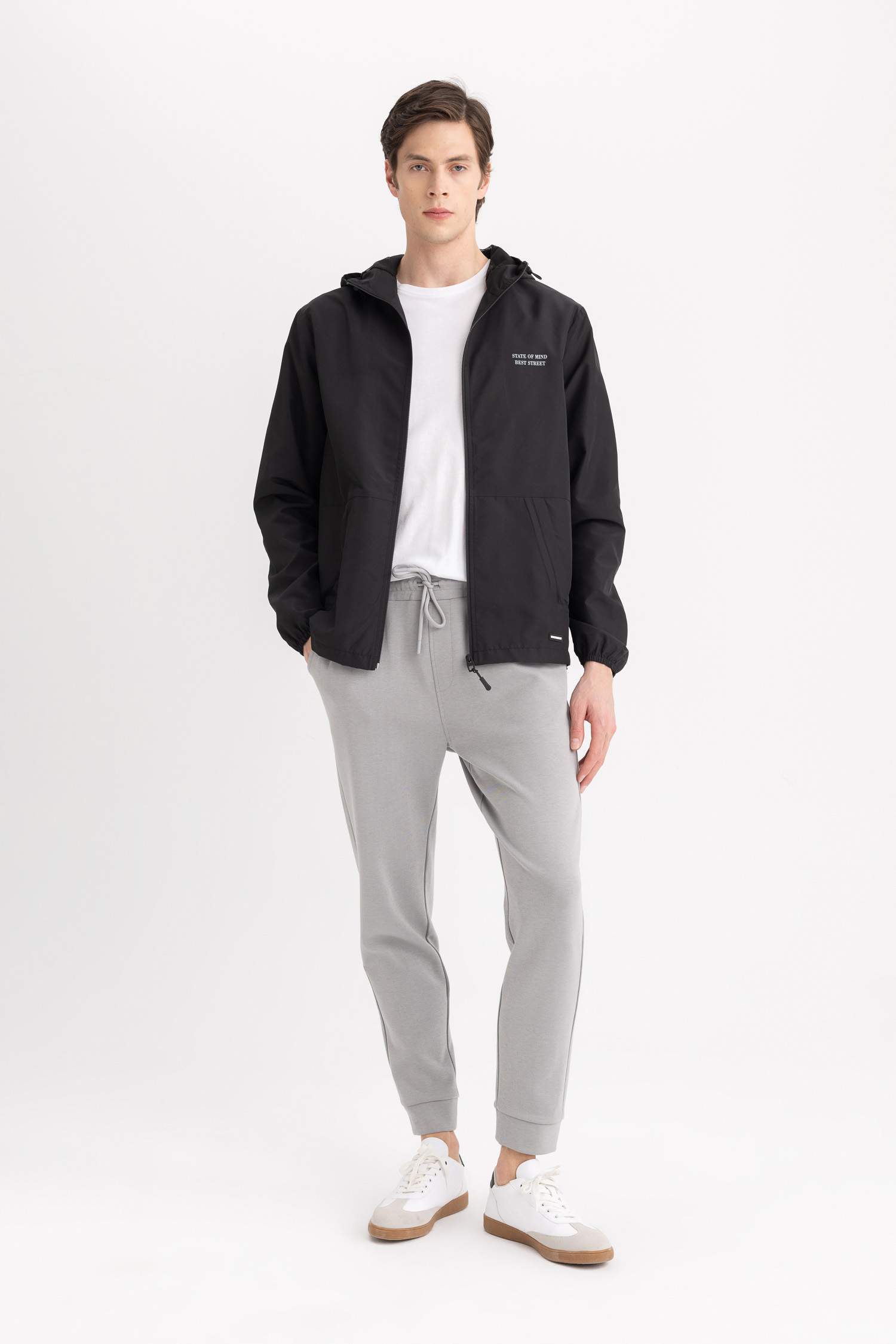 Дождевик водоотталкивающий приталенного кроя