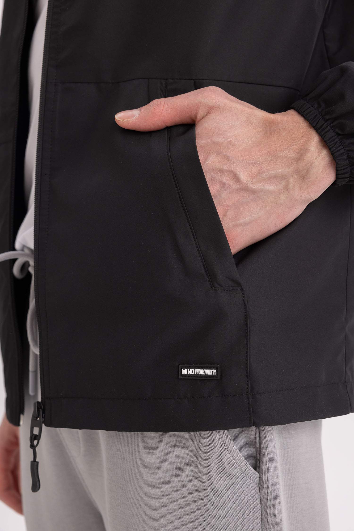 Дождевик водоотталкивающий приталенного кроя