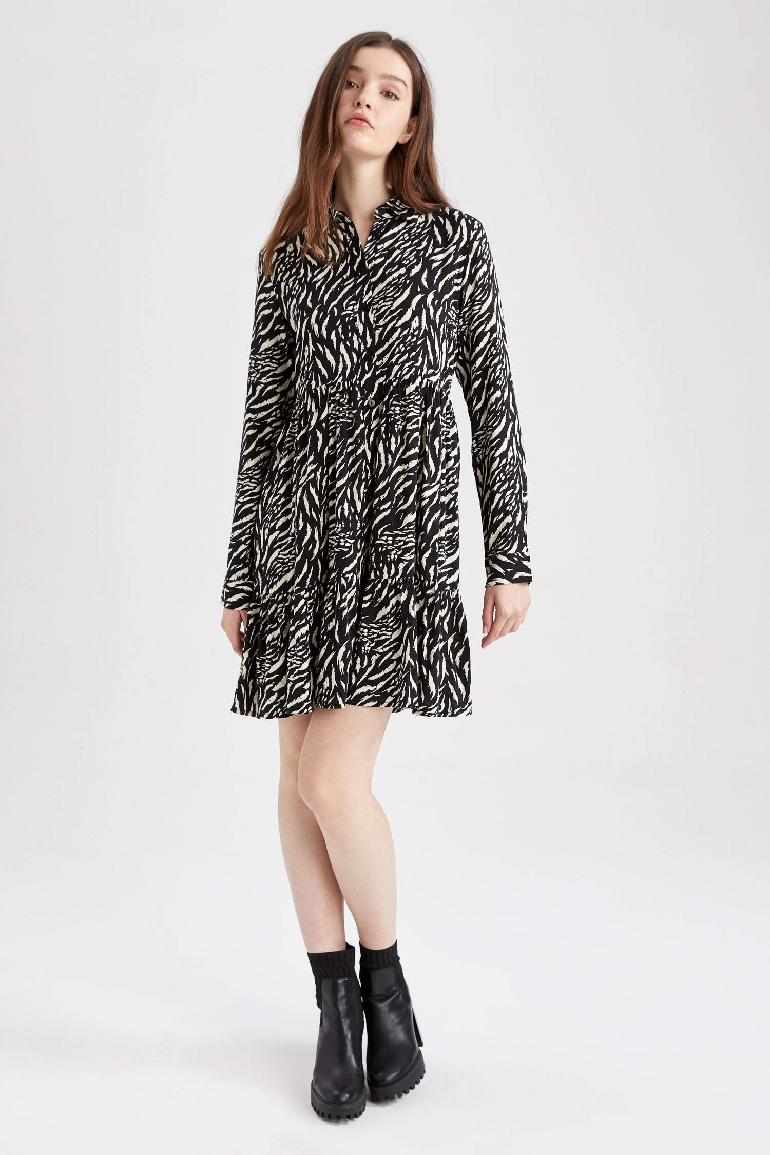 Платье мини с длинным рукавом