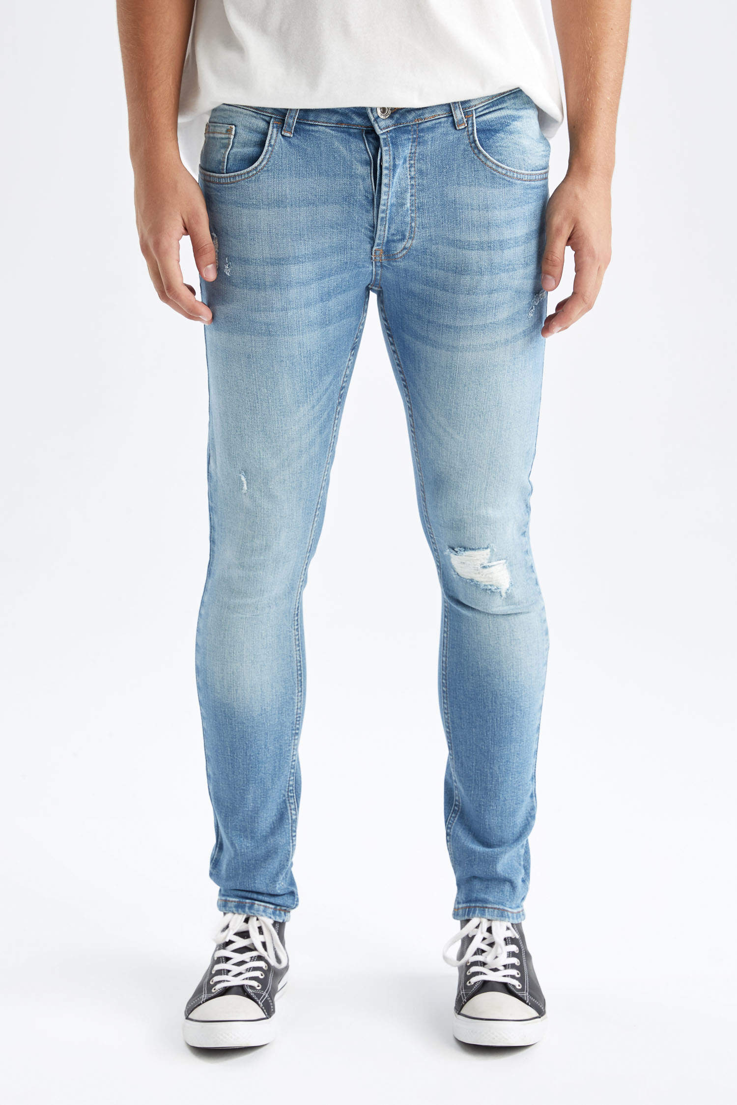 Defacto Skinny Comfort Fit Yırtık Detaylı Jean Pantolon. 1