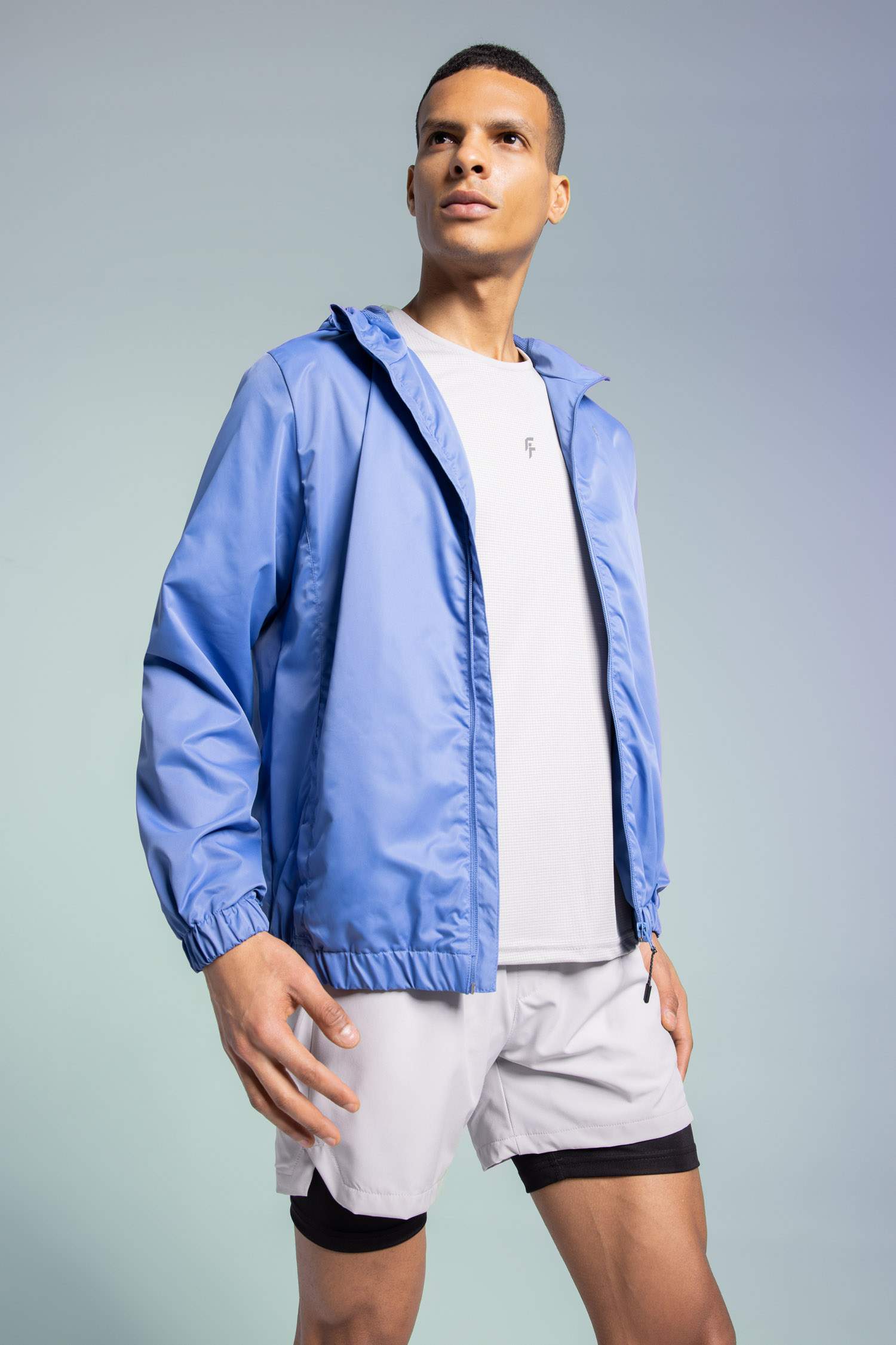 جاكيت قصة ضيقة بغطاء للرأس