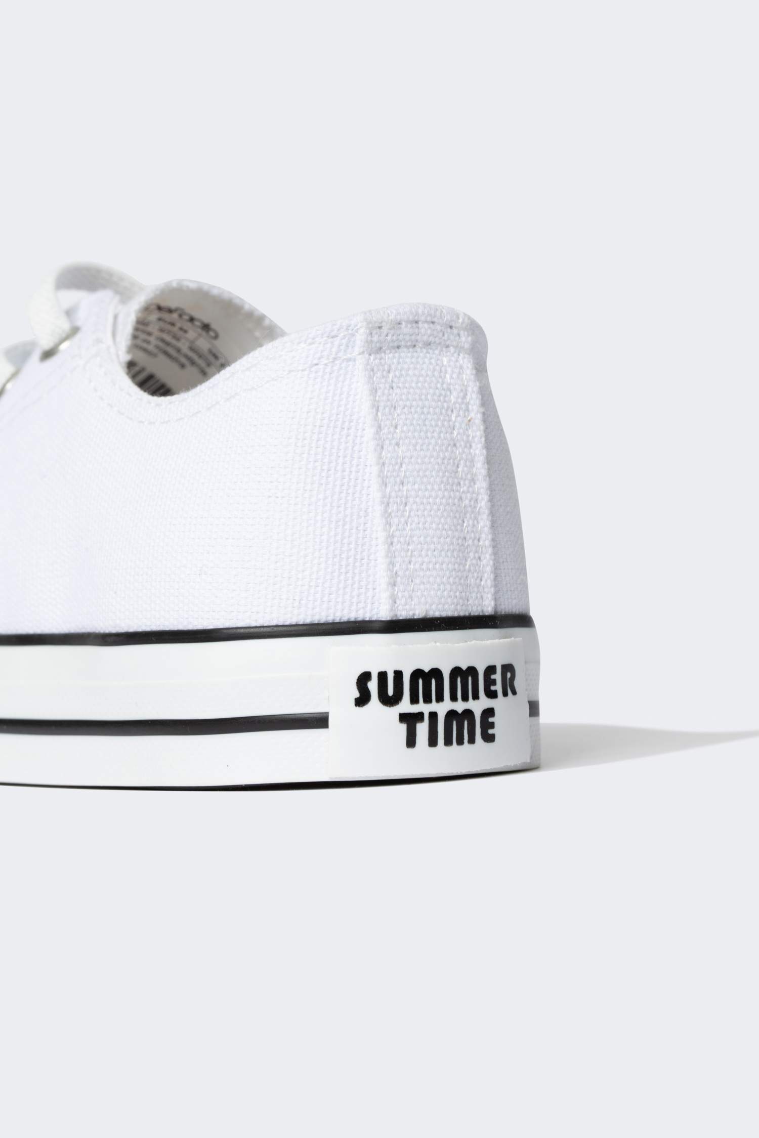 Кроссовки на плоской подошве для мальчиков