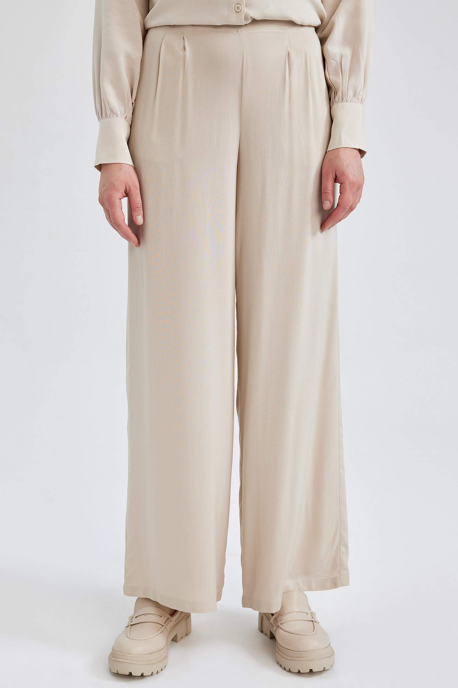 PKO-106839 PAZIO BEIGE&BROWN ZIP TOP main image 1