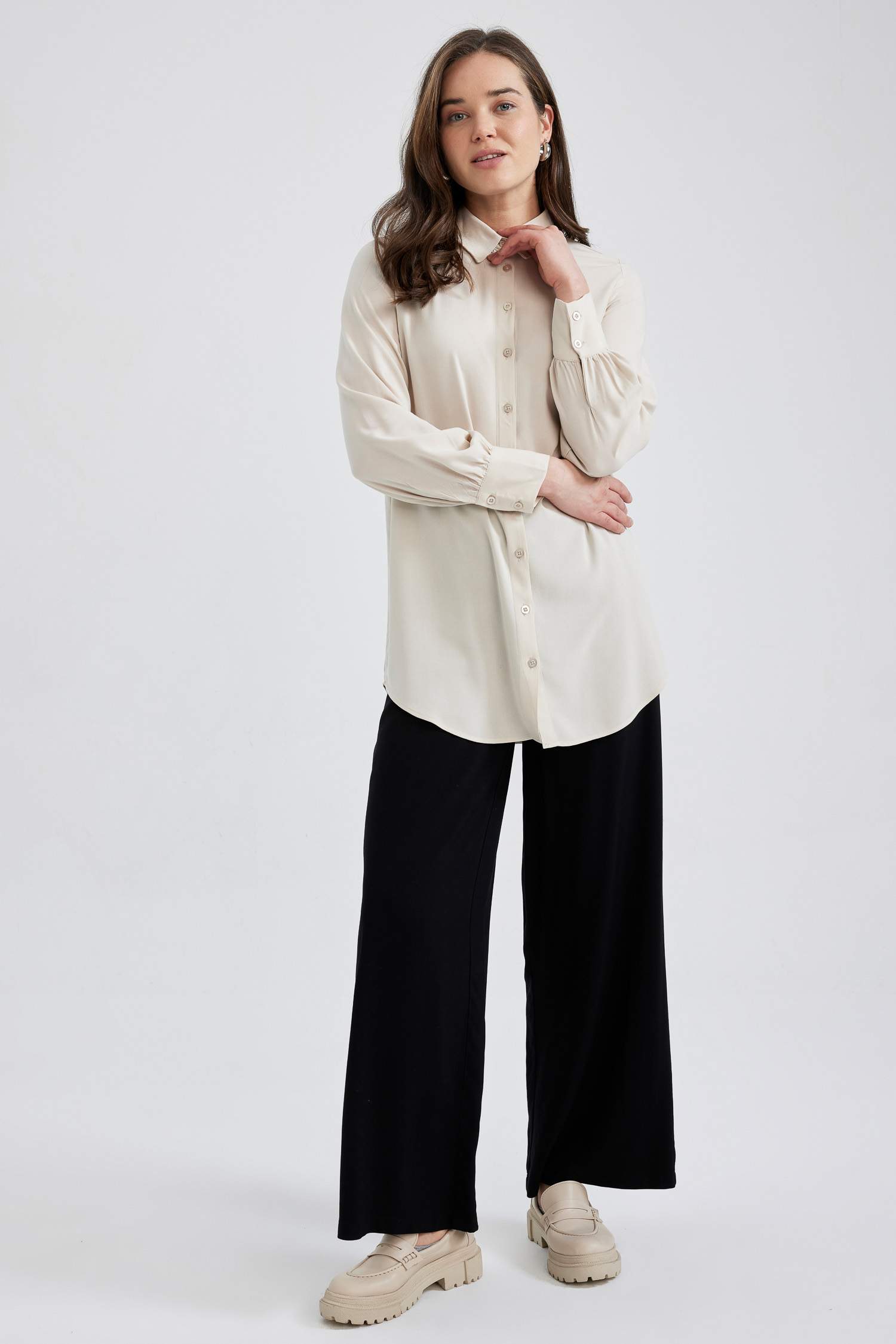 بنطلون برجل واسع