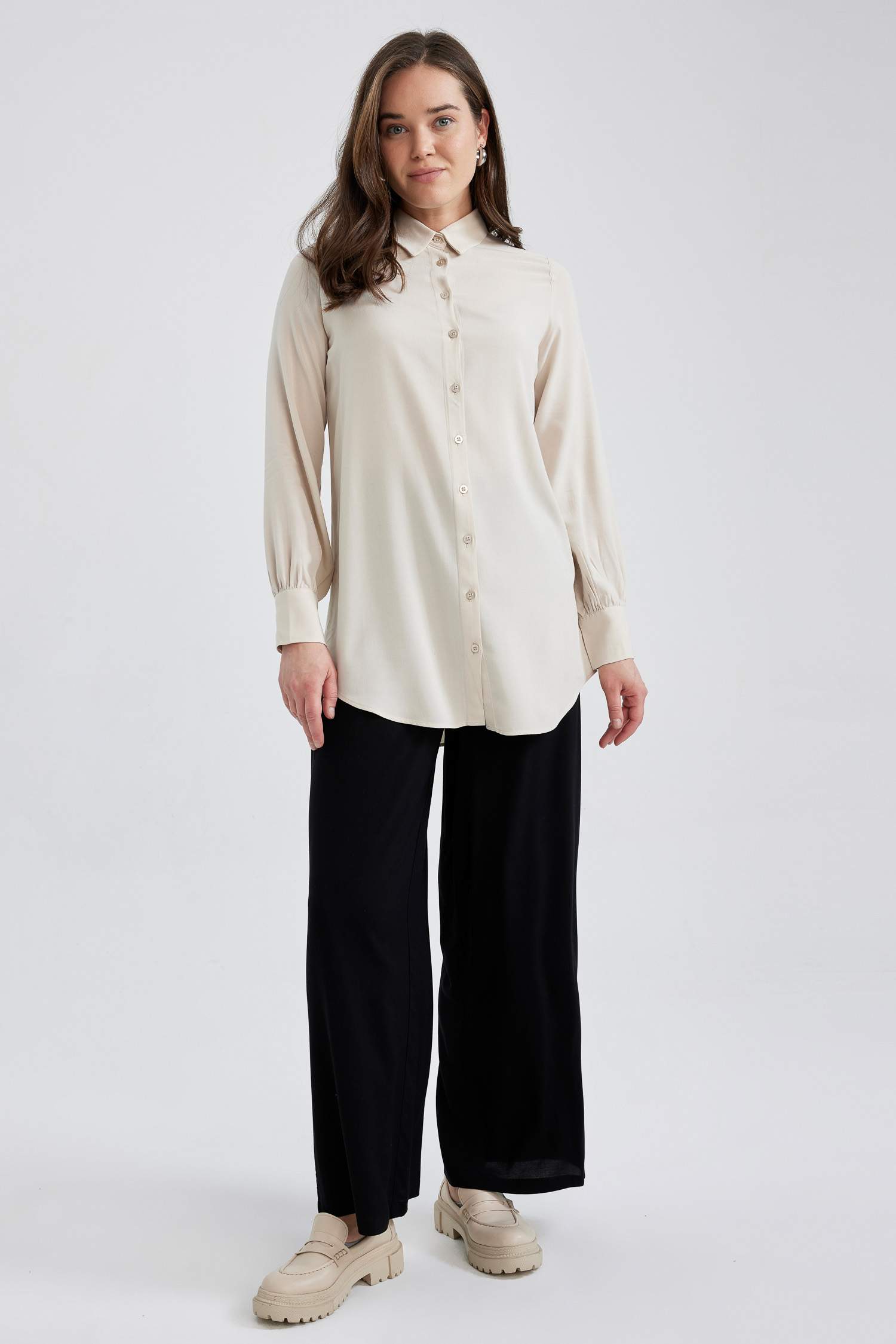 بنطلون برجل واسع