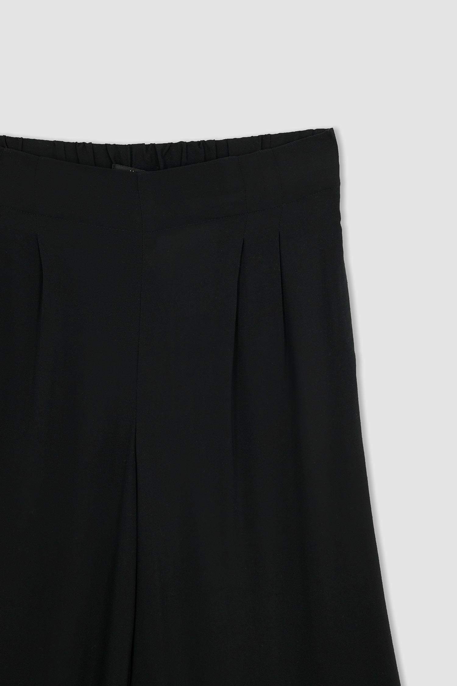 بنطلون برجل واسع