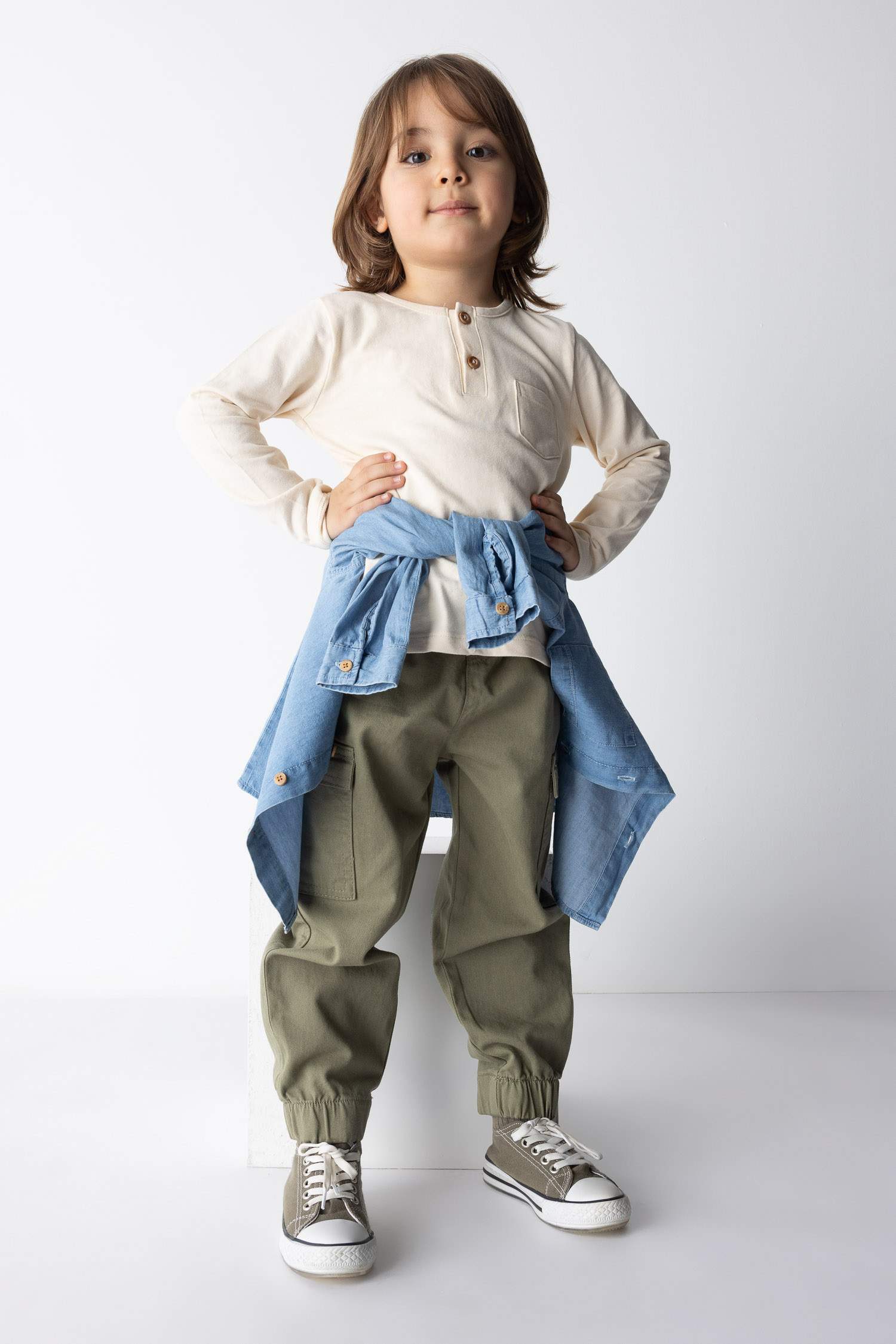 تيشيرت كم طويل قماش رقيق قصة عادية برقبة مستديرة