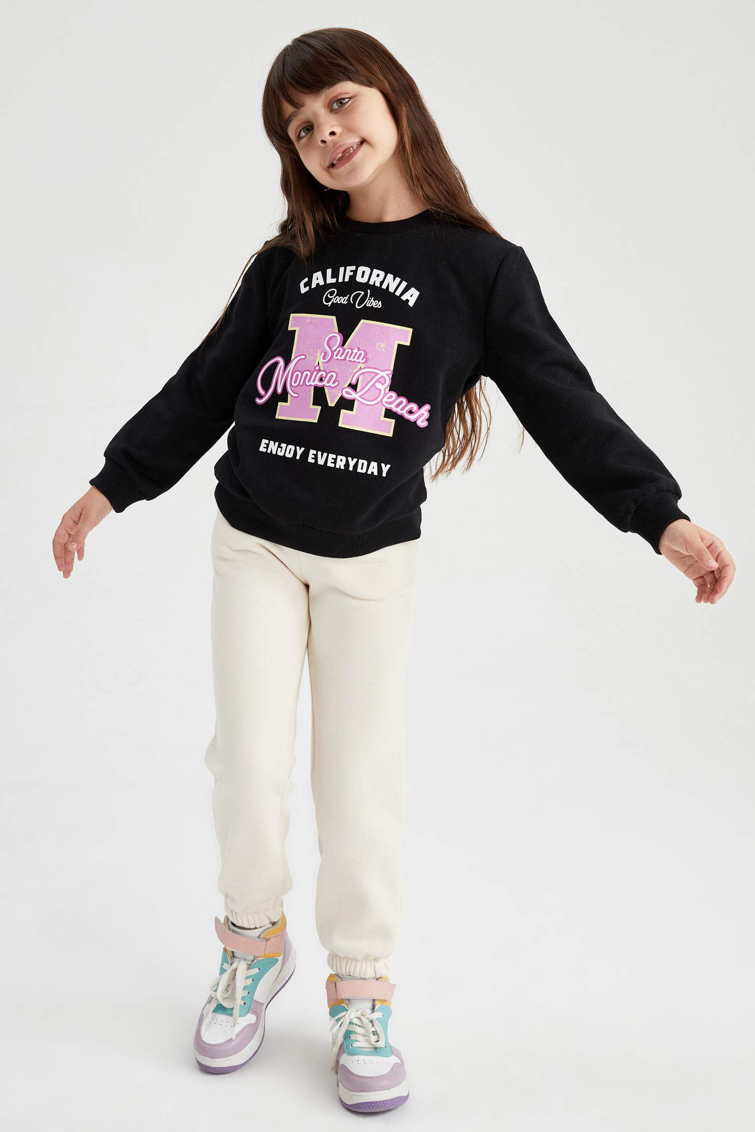 Regular Fit Crew Neck Sweatshirt