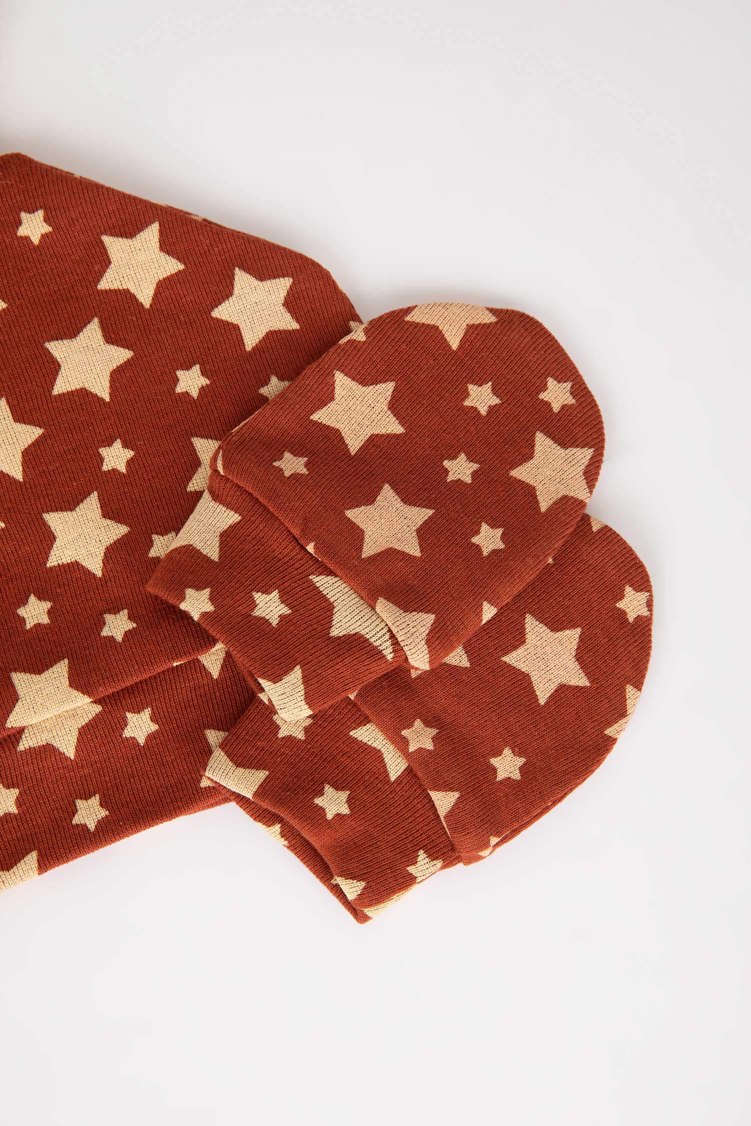 Шапка и перчатки звезда из рибаны для малышей мальчиков